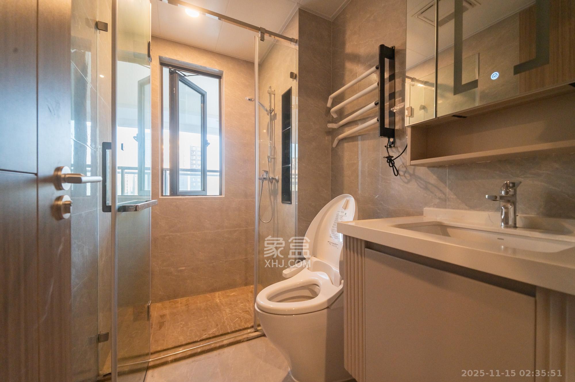 三一云谷 3室2厅2卫 98.8万 三一云谷 3室2厅2卫 98.8万卫生间