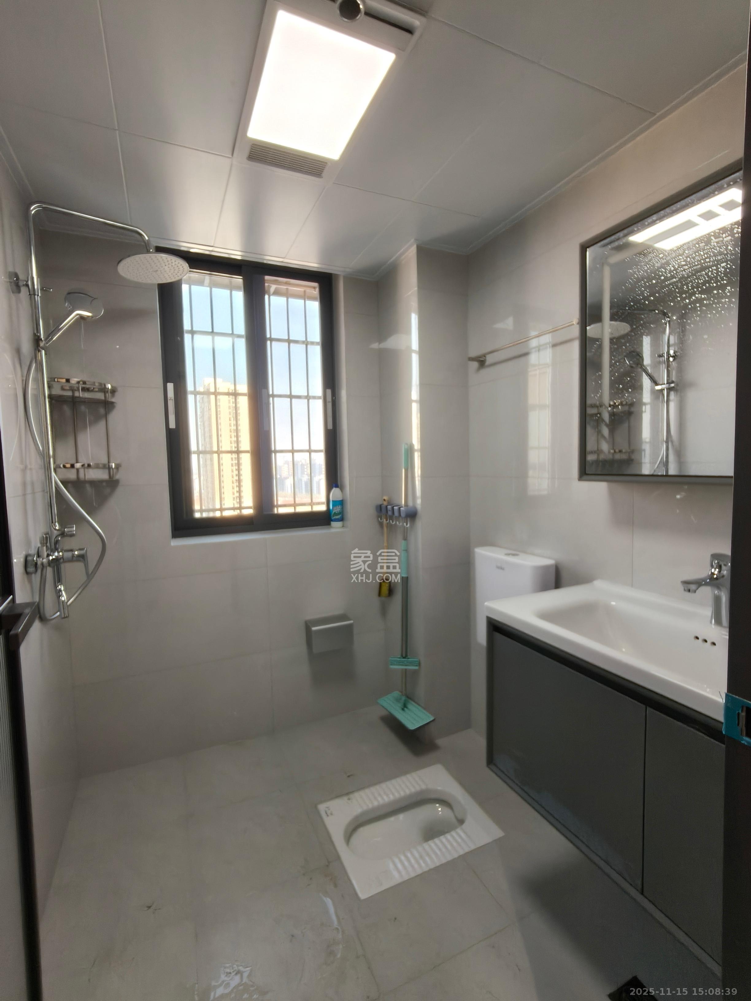 和景家园一期  2室2厅1卫    1700.0元/月室内图