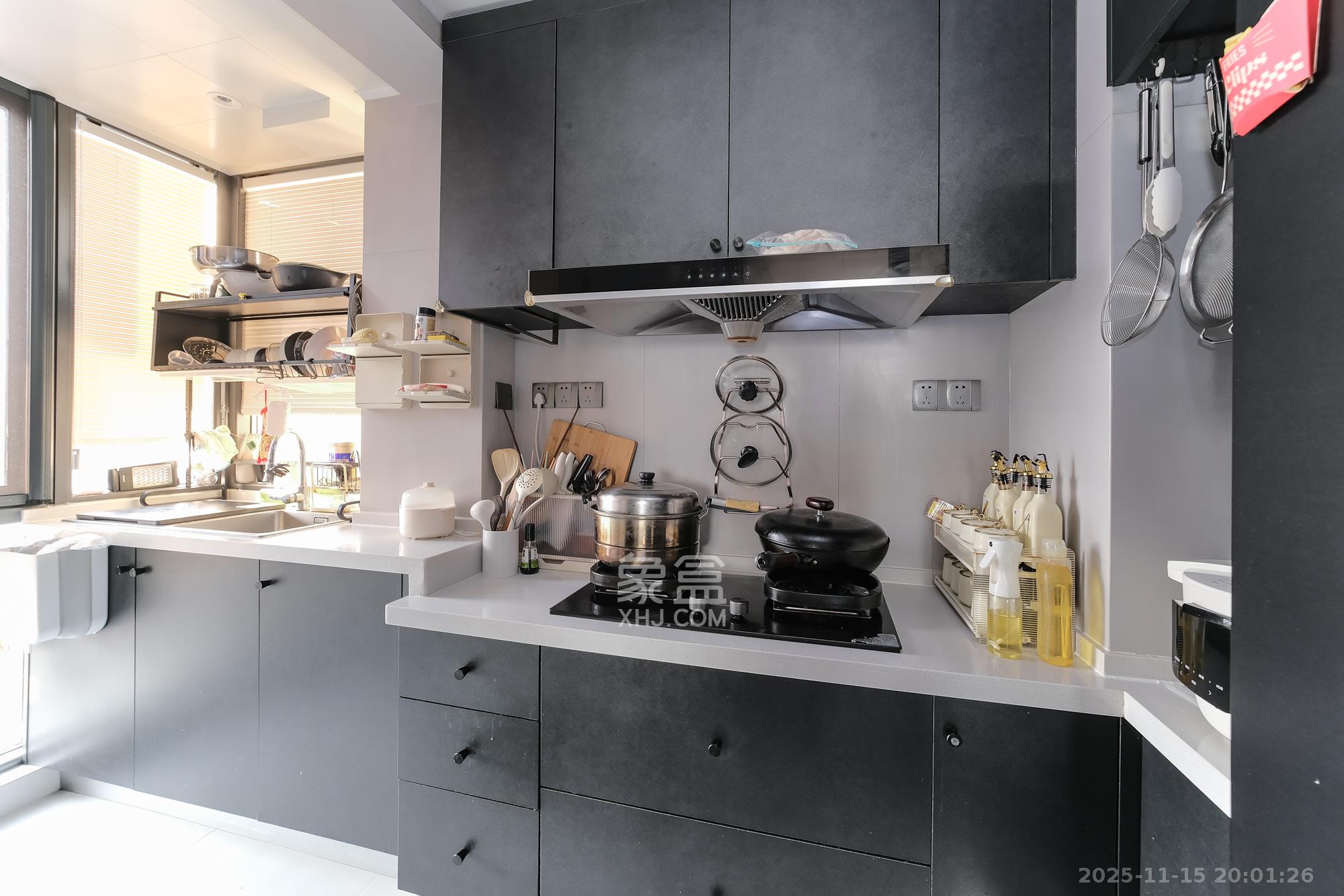 保利香槟国际 3室2厅1卫 92.0万 保利香槟国际 3室2厅1卫 92.0万厨房