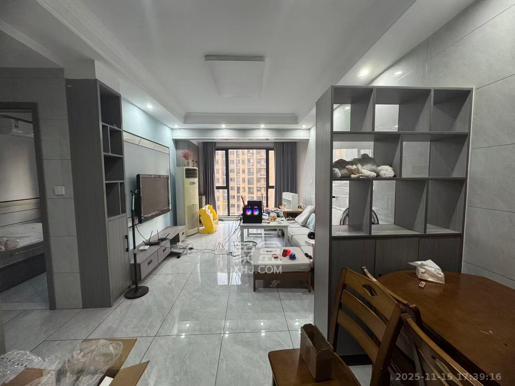 长房明宸府  1室0厅0卫    2000.0元/月