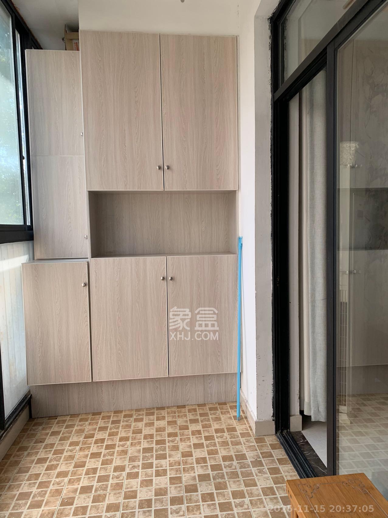 阳光100三期 3室2厅2卫 2600.0元/月 阳光100三期 3室2厅2卫 2600.0元/月室内图