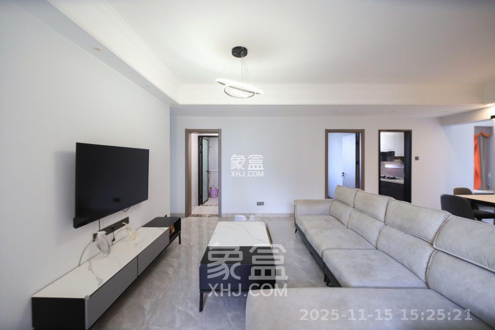 长房半岛蓝湾(观山月) 3室2厅2卫 2600.0元/月 长房半岛蓝湾(观山月) 3室2厅2卫 2600.0元/月室内图