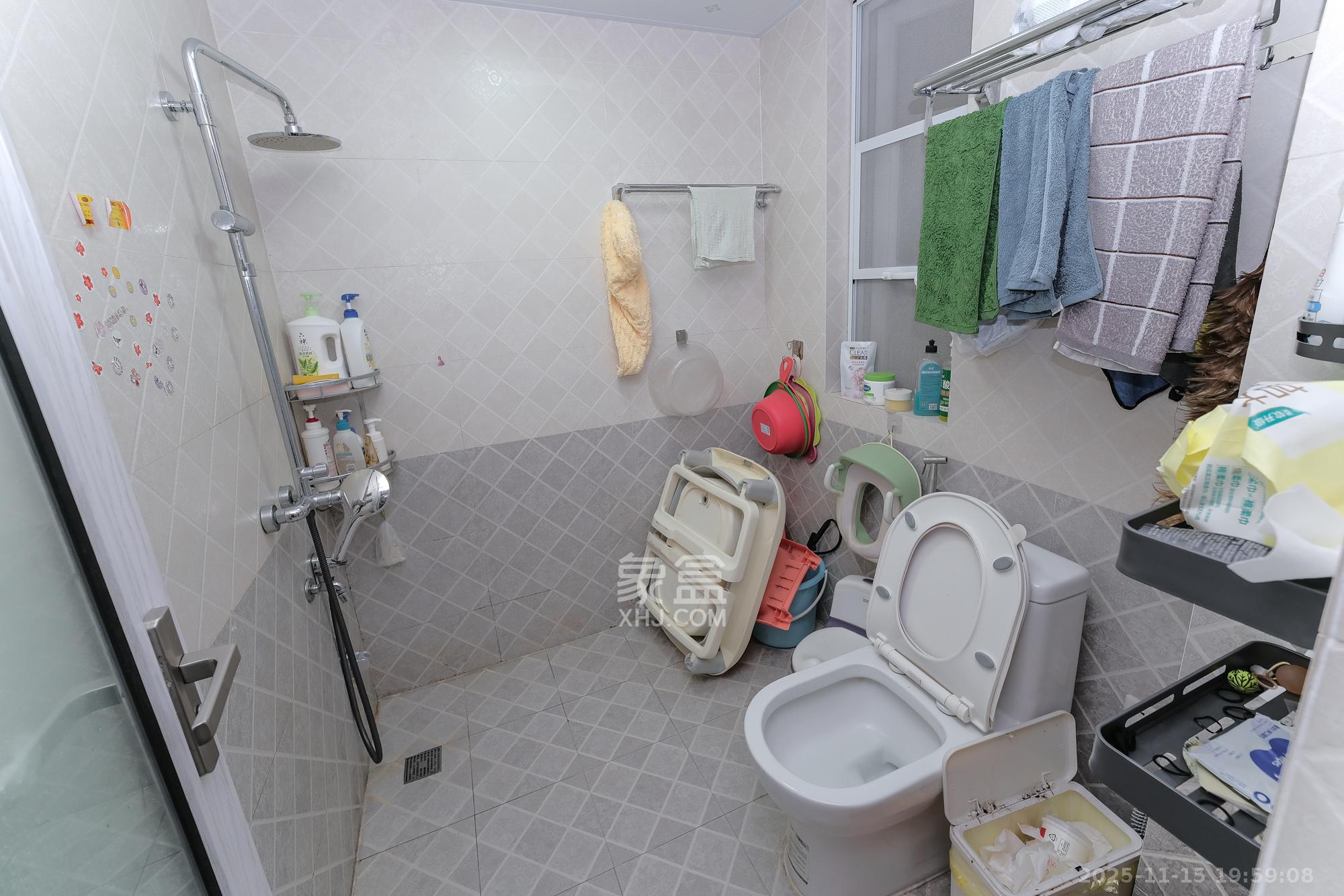 荣盛花语城  2室2厅1卫    49.8万卫生间