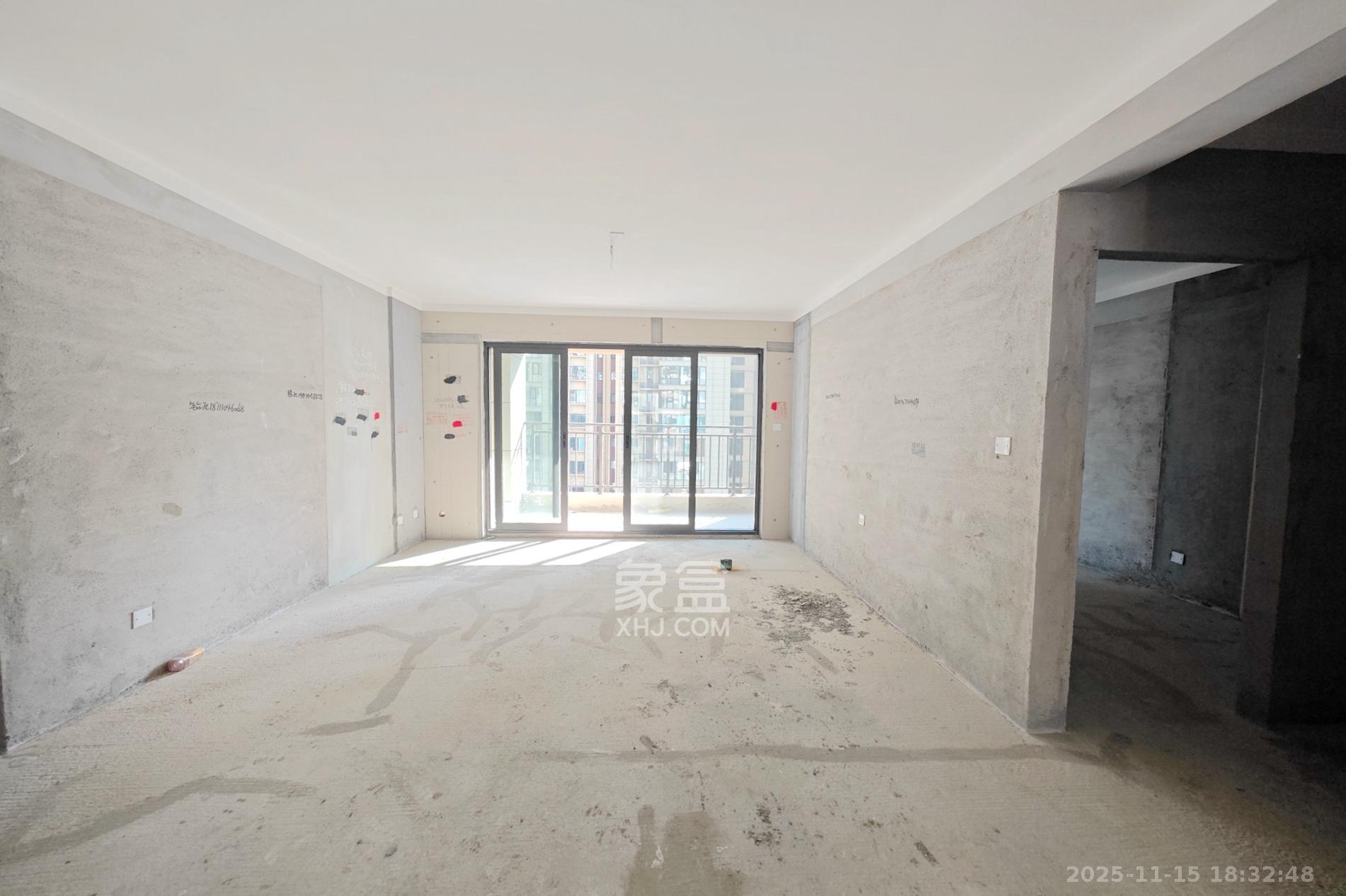 大都汇天悦（保利大都汇三期）  4室2厅2卫    195.0万