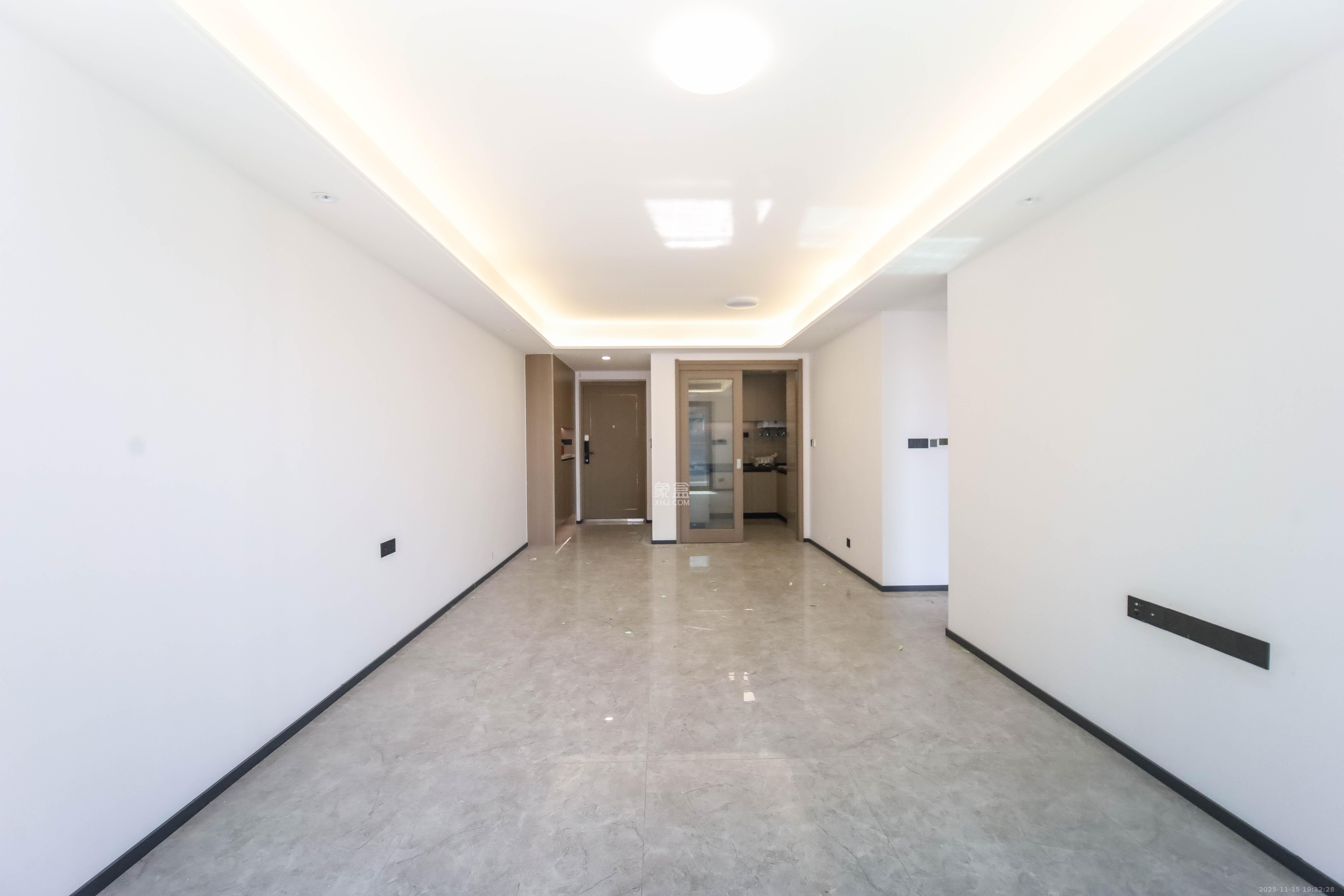 德奥上河城章 3室2厅1卫 152.0万 德奥上河城章 3室2厅1卫 152.0万客厅