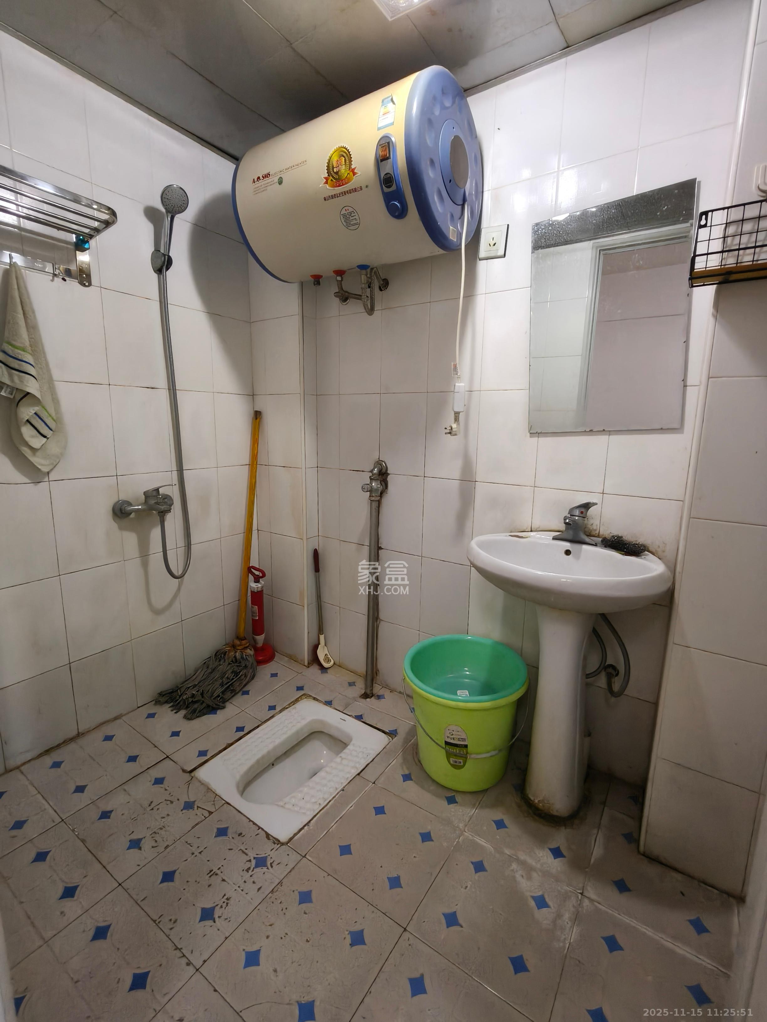 枫华府第  1室1厅1卫    900.0元/月室内图