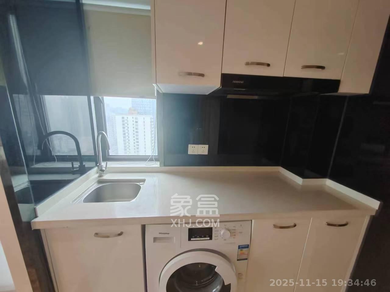 五一钻界  1室1厅1卫    2000.0元/月