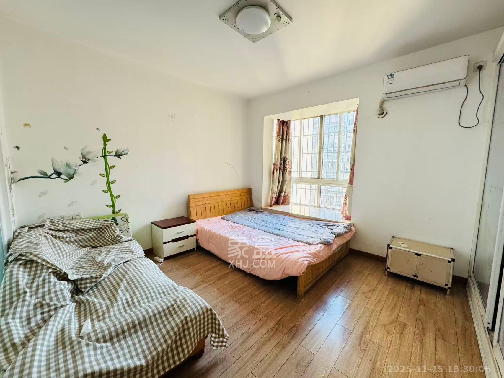 金碧文华  3室1厅1卫    2600.0元/月室内图