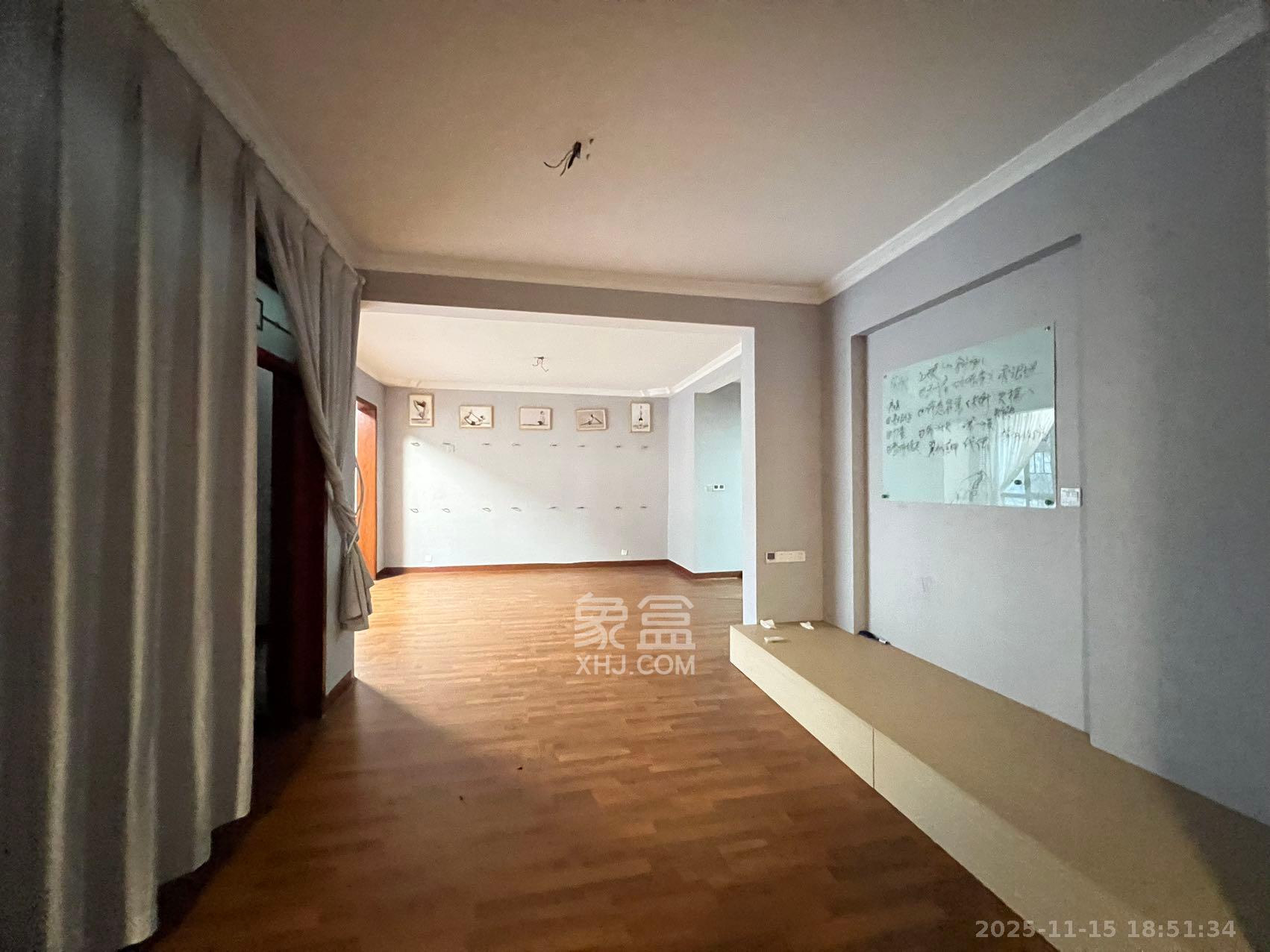 中建芙蓉和苑  3室2厅1卫    3500.0元/月室内图