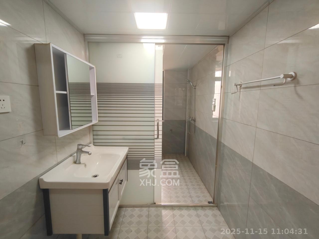 星城新宇川河苑  3室2厅2卫    2500.0元/月室内图