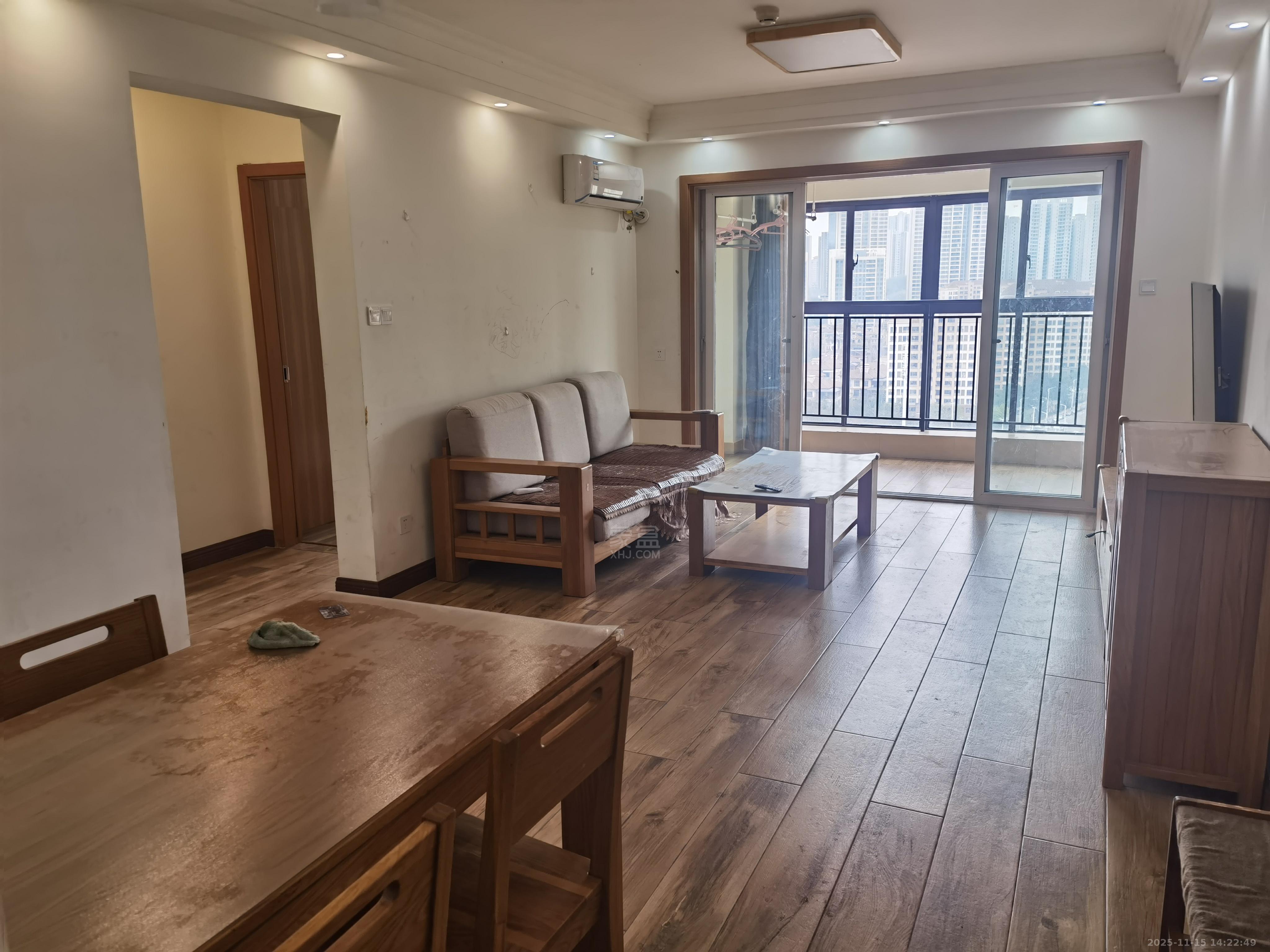 佳兆业金域天下三期  2室2厅1卫    1800.0元/月