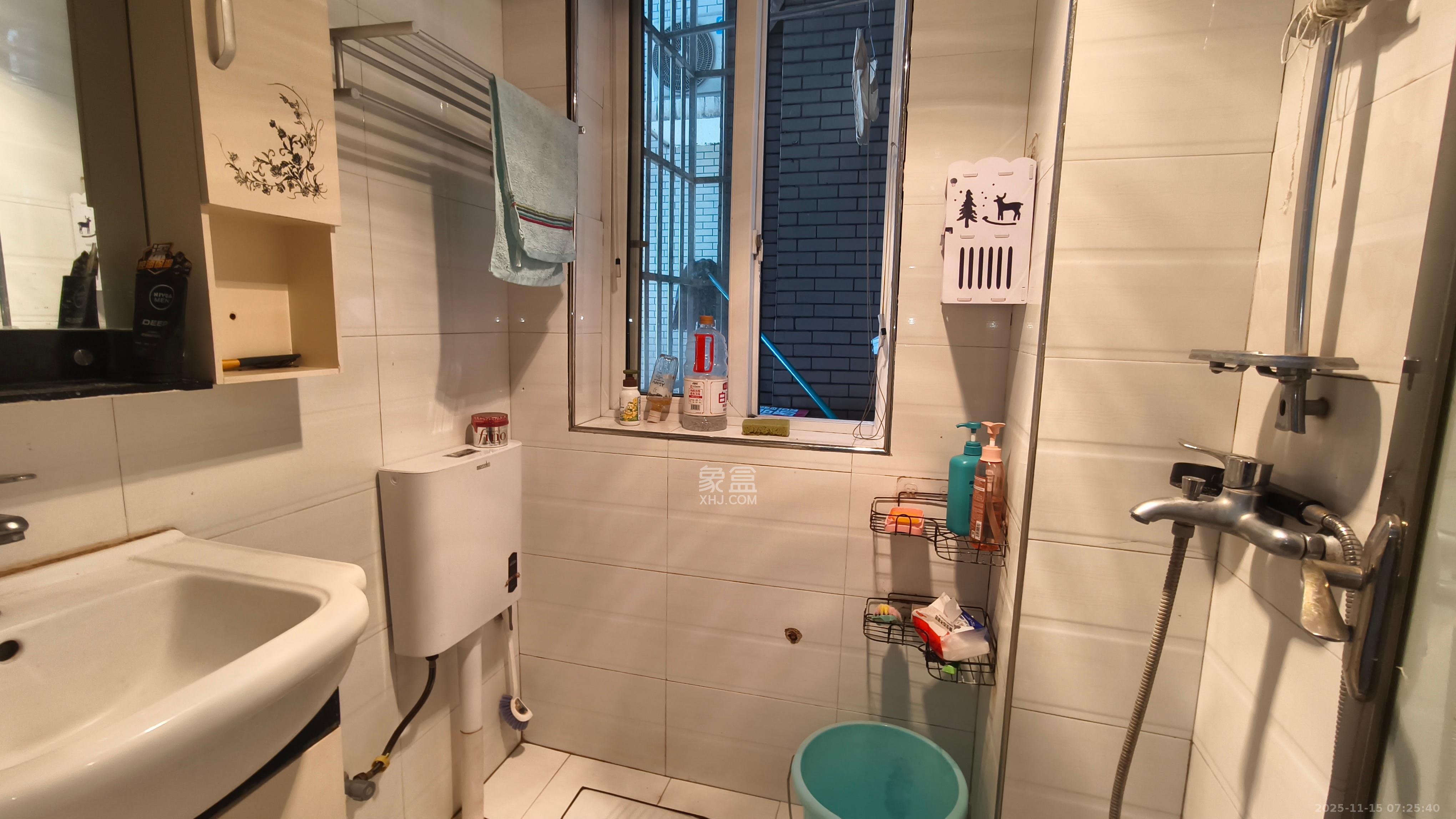 时代星城  1室1厅1卫    1000.0元/月室内图