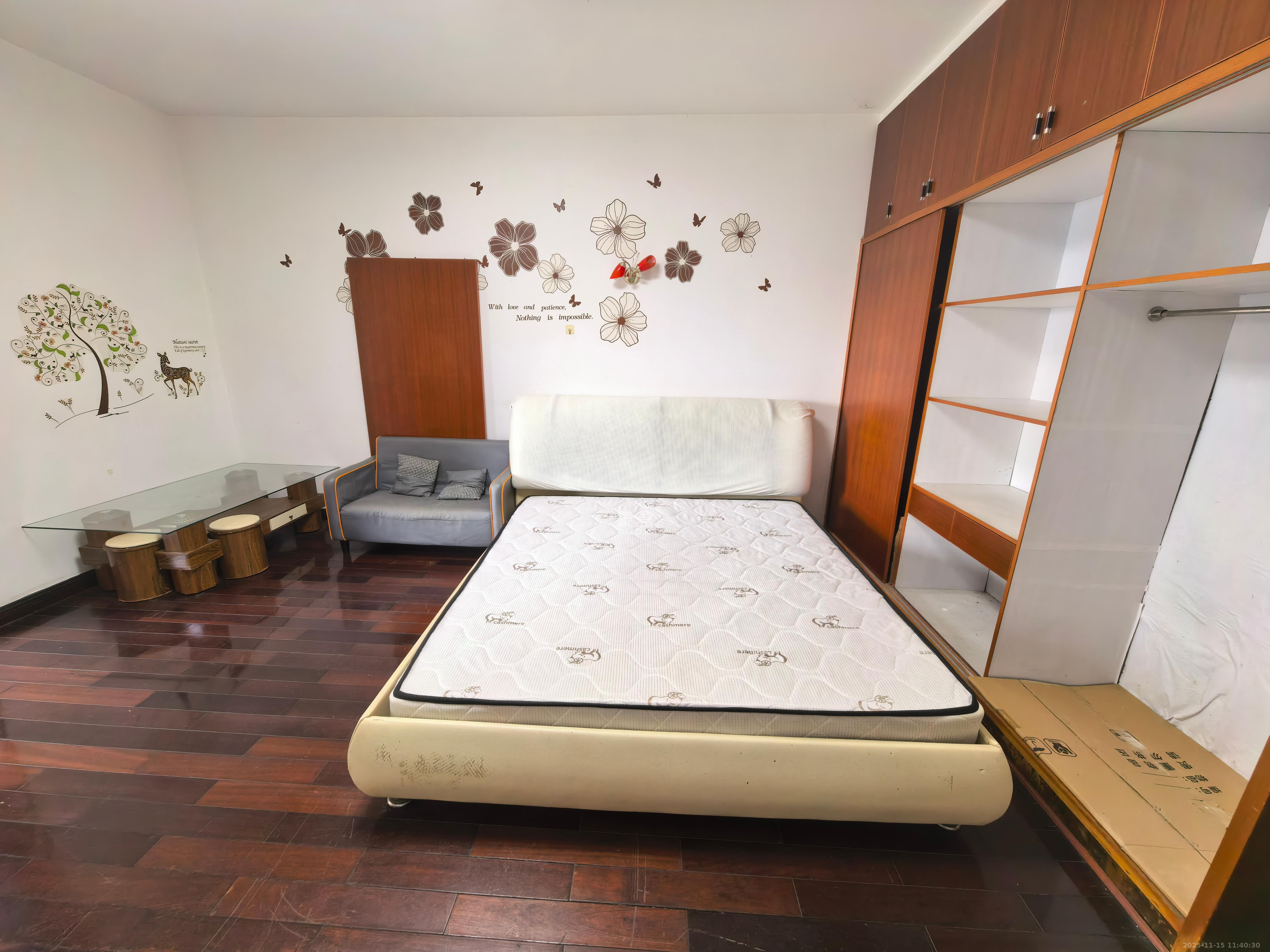 明城公寓  1室1厅1卫    1050.0元/月室内图