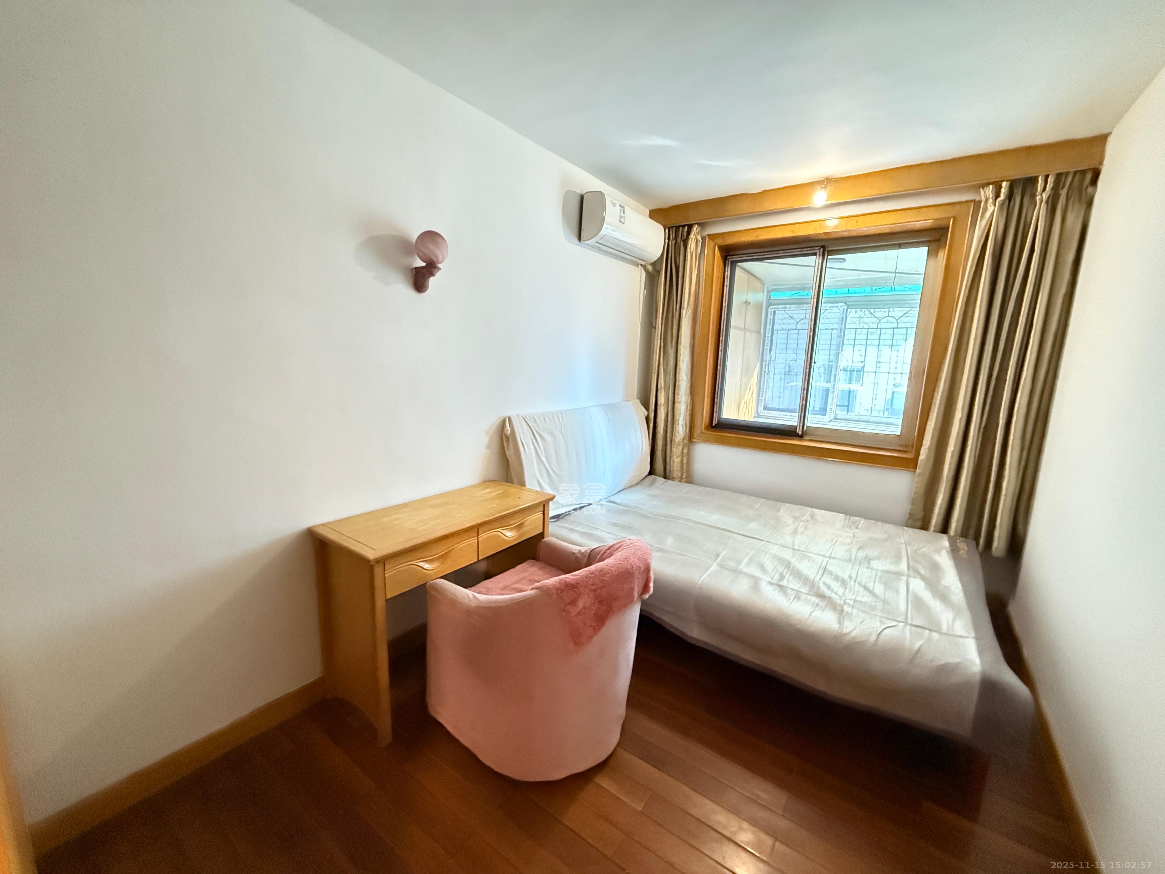 解放四村石子冲  2室1厅1卫    1800.0元/月室内图