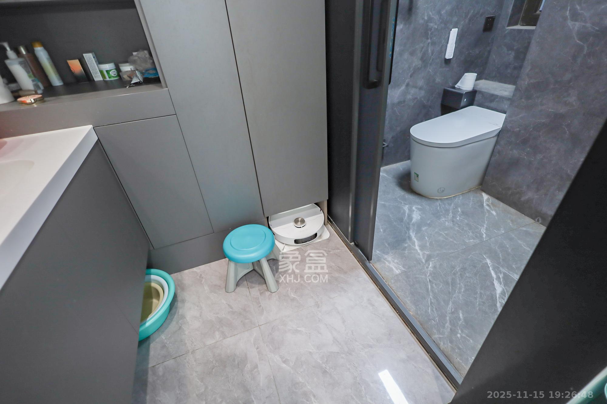 远洋外滩壹号  4室2厅2卫    498.0万卫生间