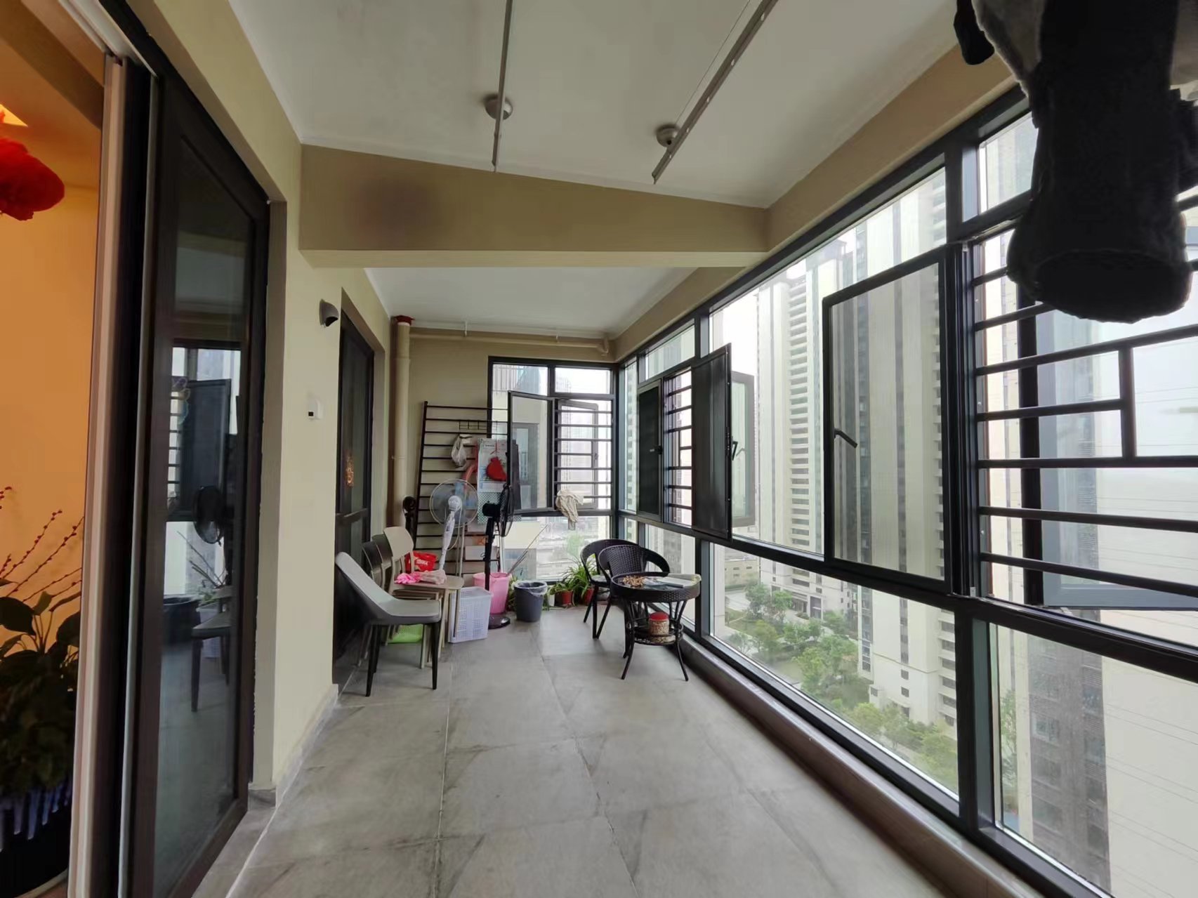 碧桂园翘楚棠  3室2厅2卫    1800.0元/月室内图