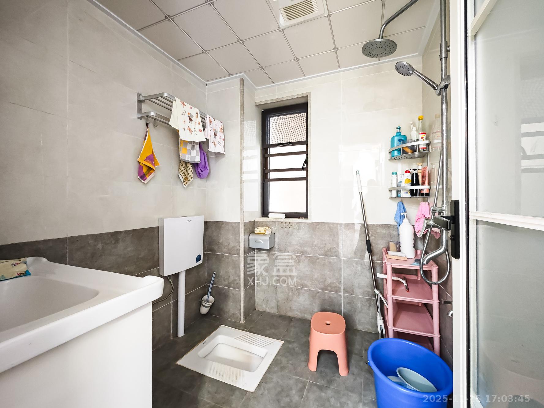 山语城三期  3室2厅2卫    85.0万卫生间