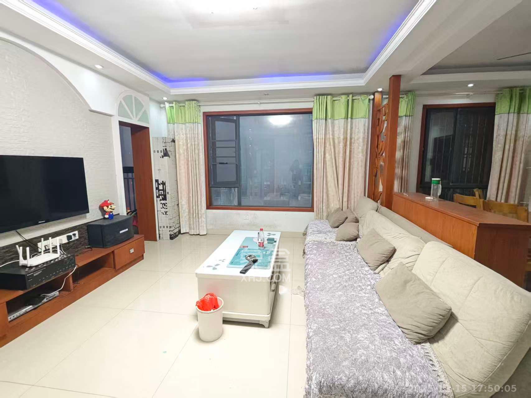 华润凤凰城二期 1室2厅1卫 2200.0元/月 华润凤凰城二期 1室2厅1卫 2200.0元/月室内图