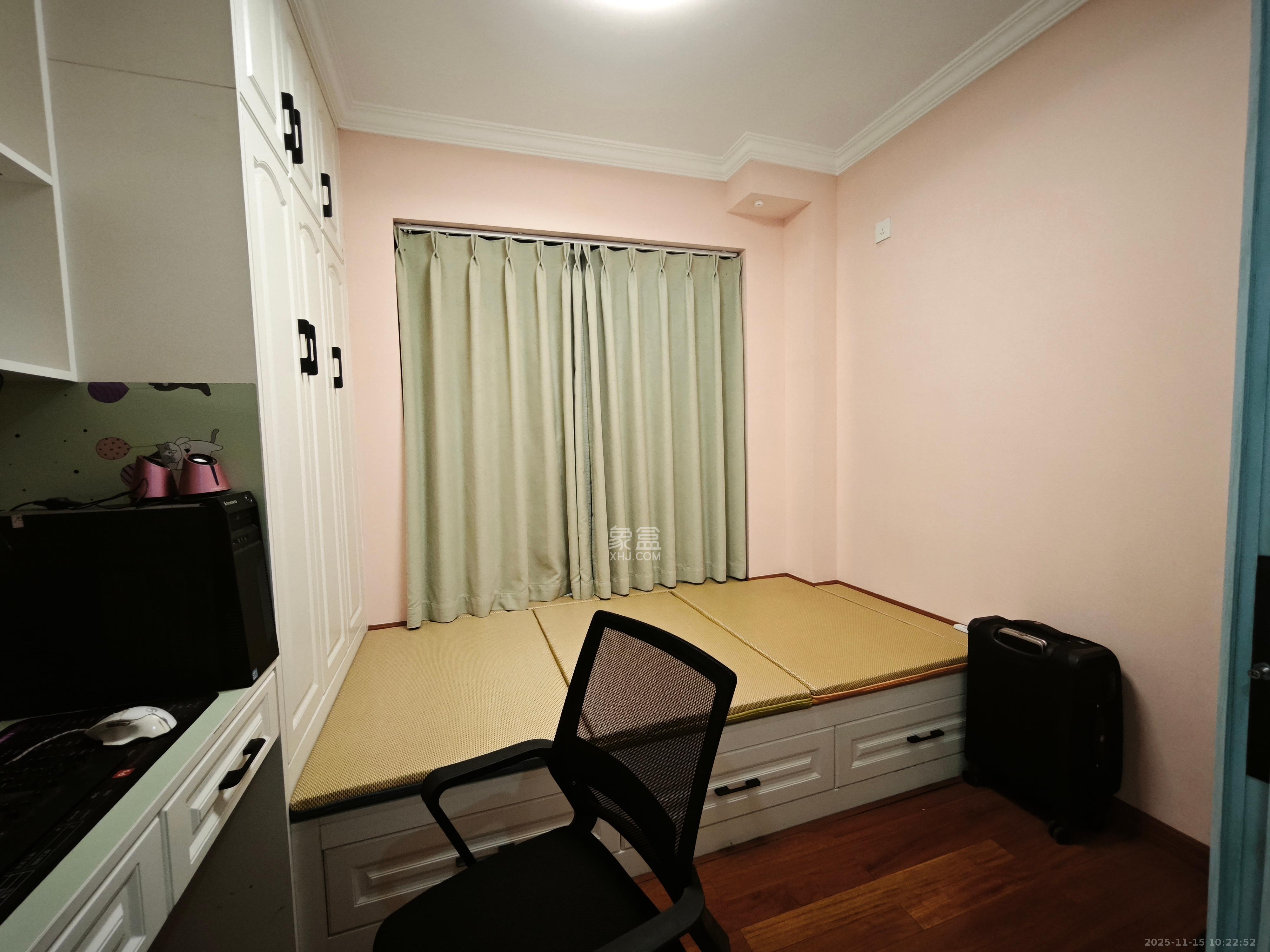 绿地之窗  13室2厅2卫    3000.0元/月室内图