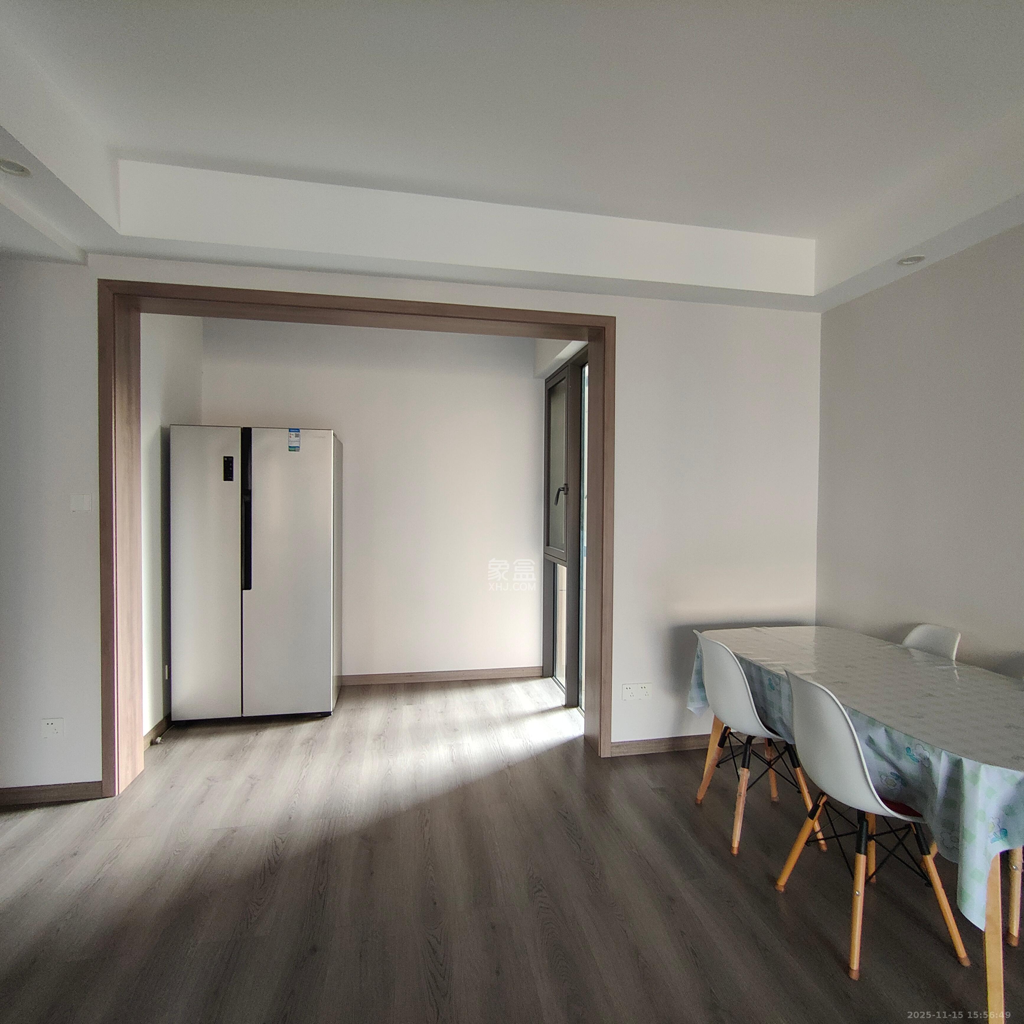 新新花园  3室2厅2卫    3800.0元/月室内图