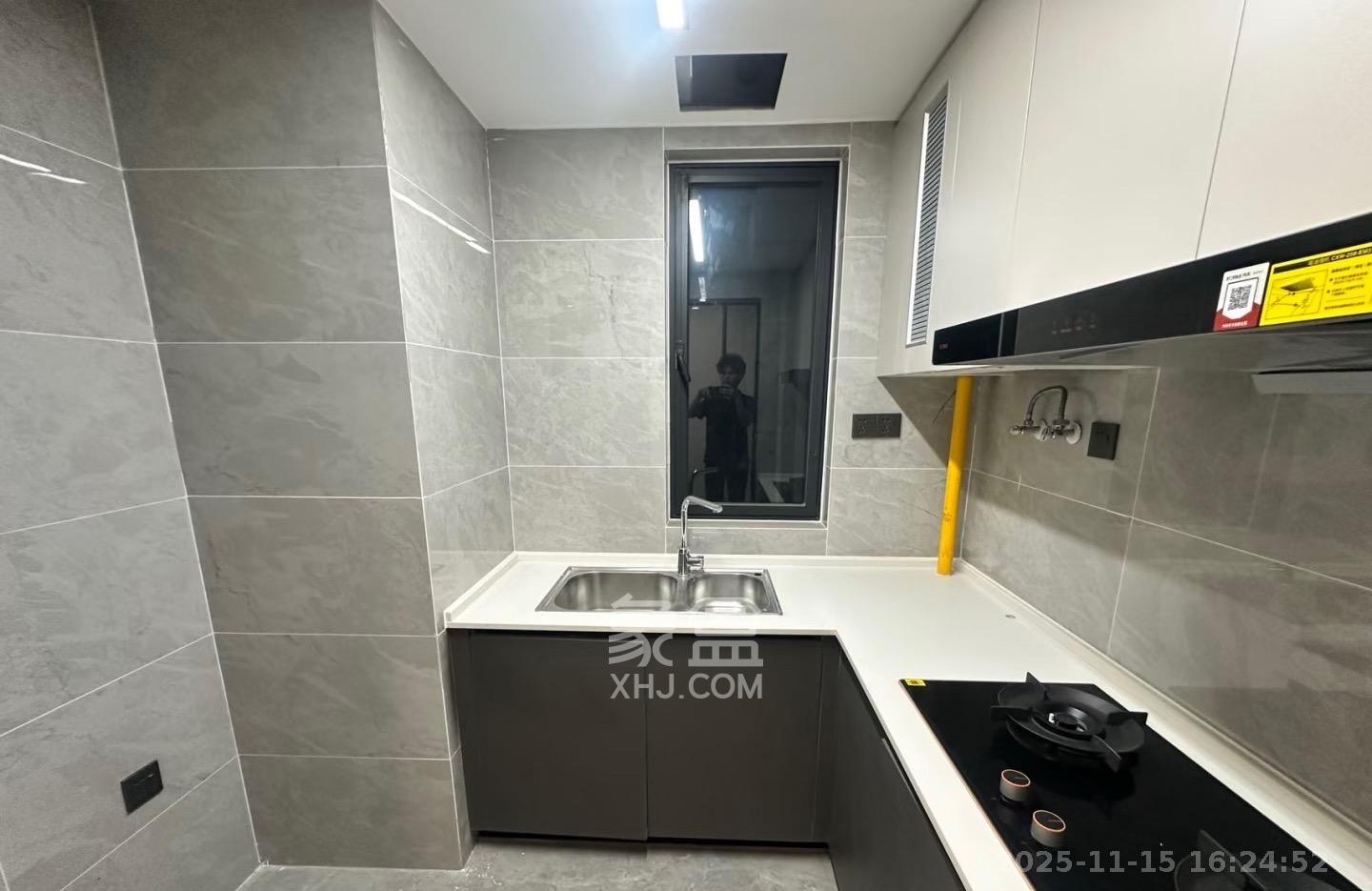 万科魅力之城  3室2厅2卫    2300.0元/月室内图