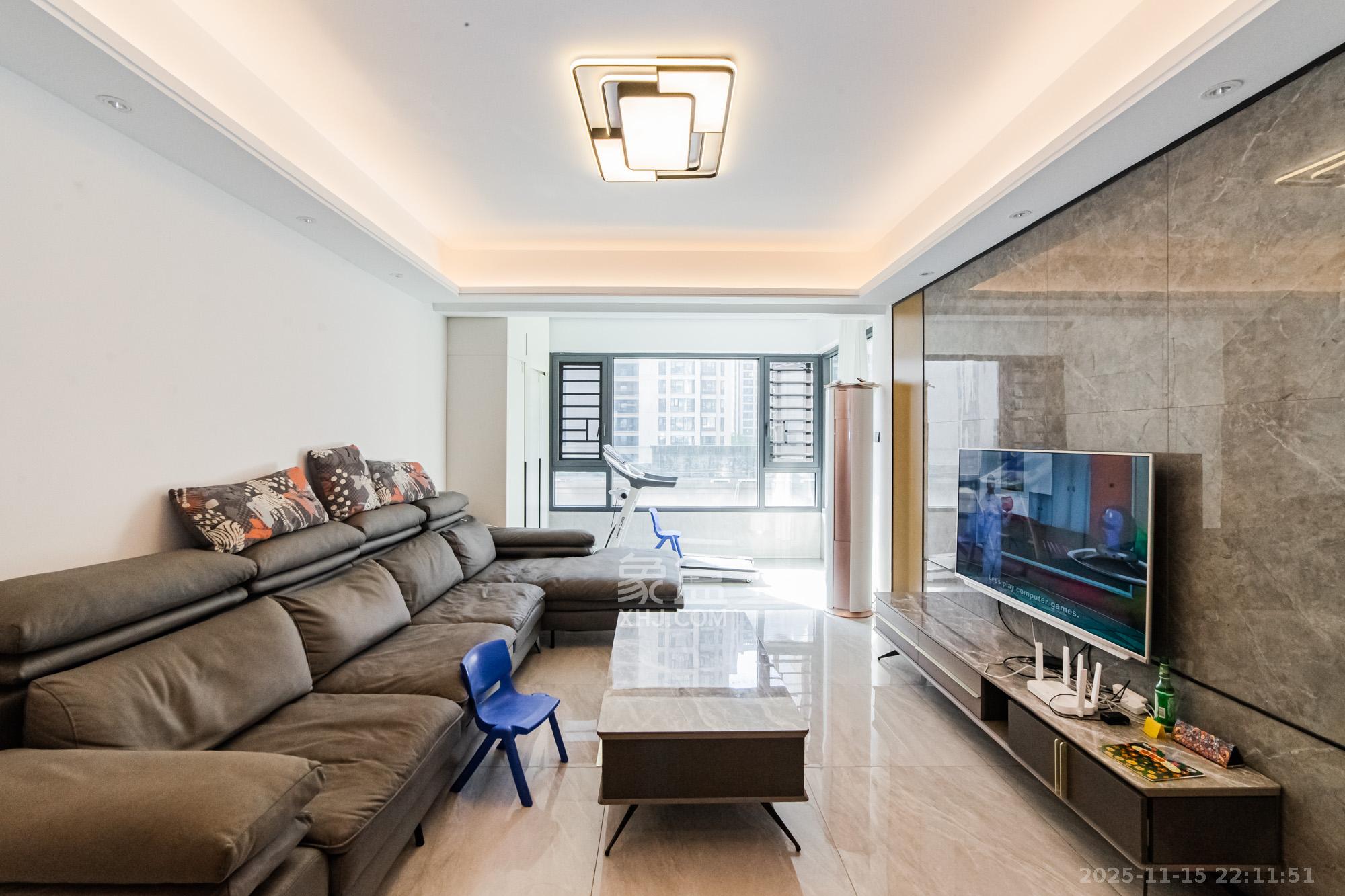 长房雍景湾  3室2厅2卫    131.0万