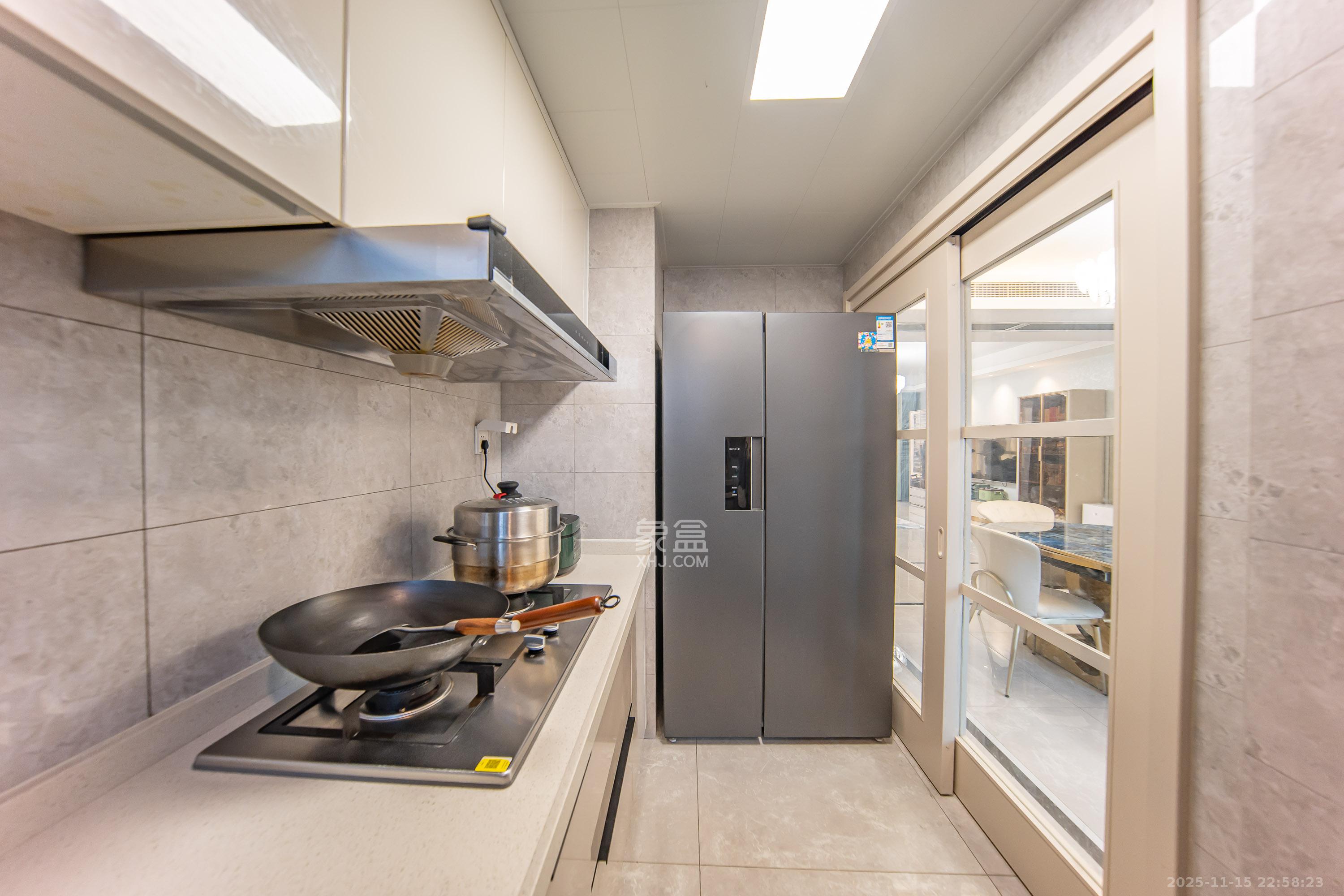 映客龙湖璟翠公馆（映客龙湖璟翠中心）  1室0厅0卫    185.0万厨房