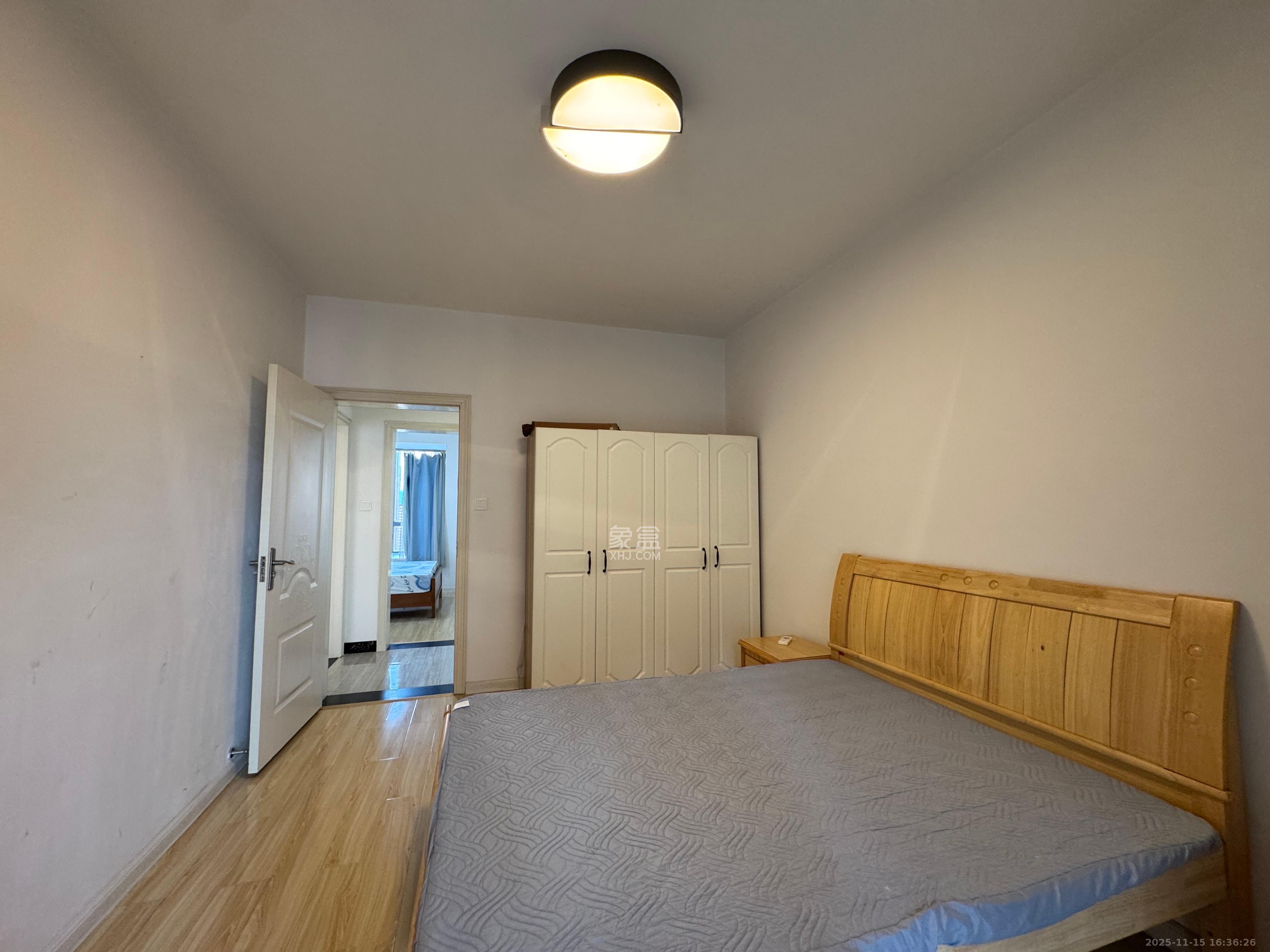 半山壹号  3室2厅1卫    3600.0元/月室内图