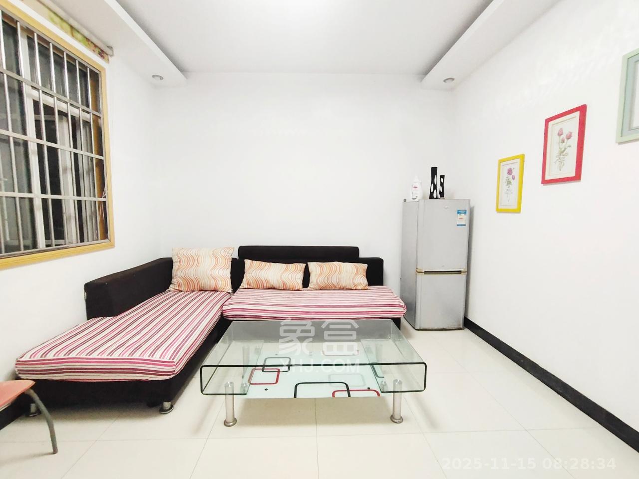 麓山枫情  2室1厅1卫    1700.0元/月室内图