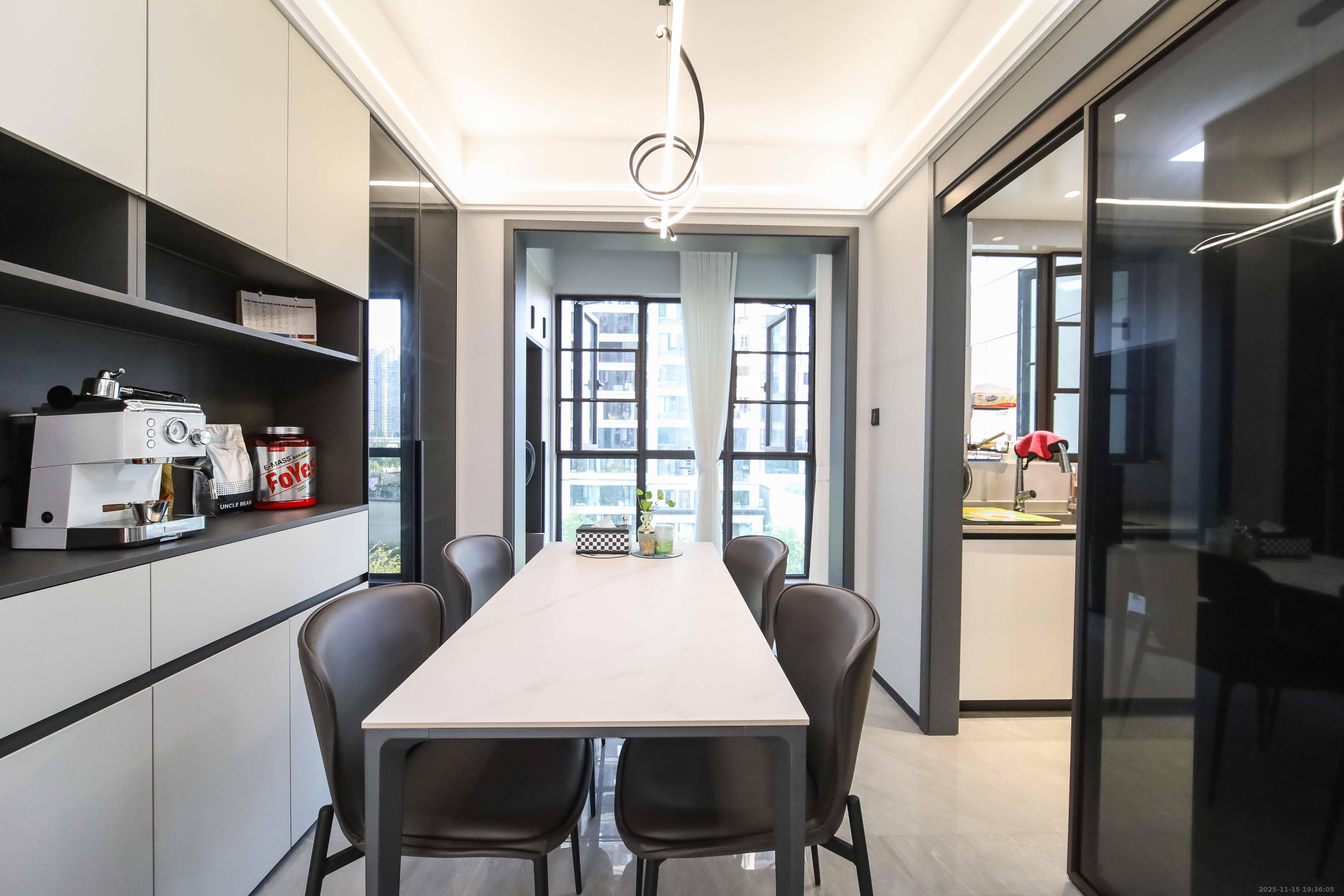 德奥悦东方 4室2厅2卫 190.0万 德奥悦东方 4室2厅2卫 190.0万客厅