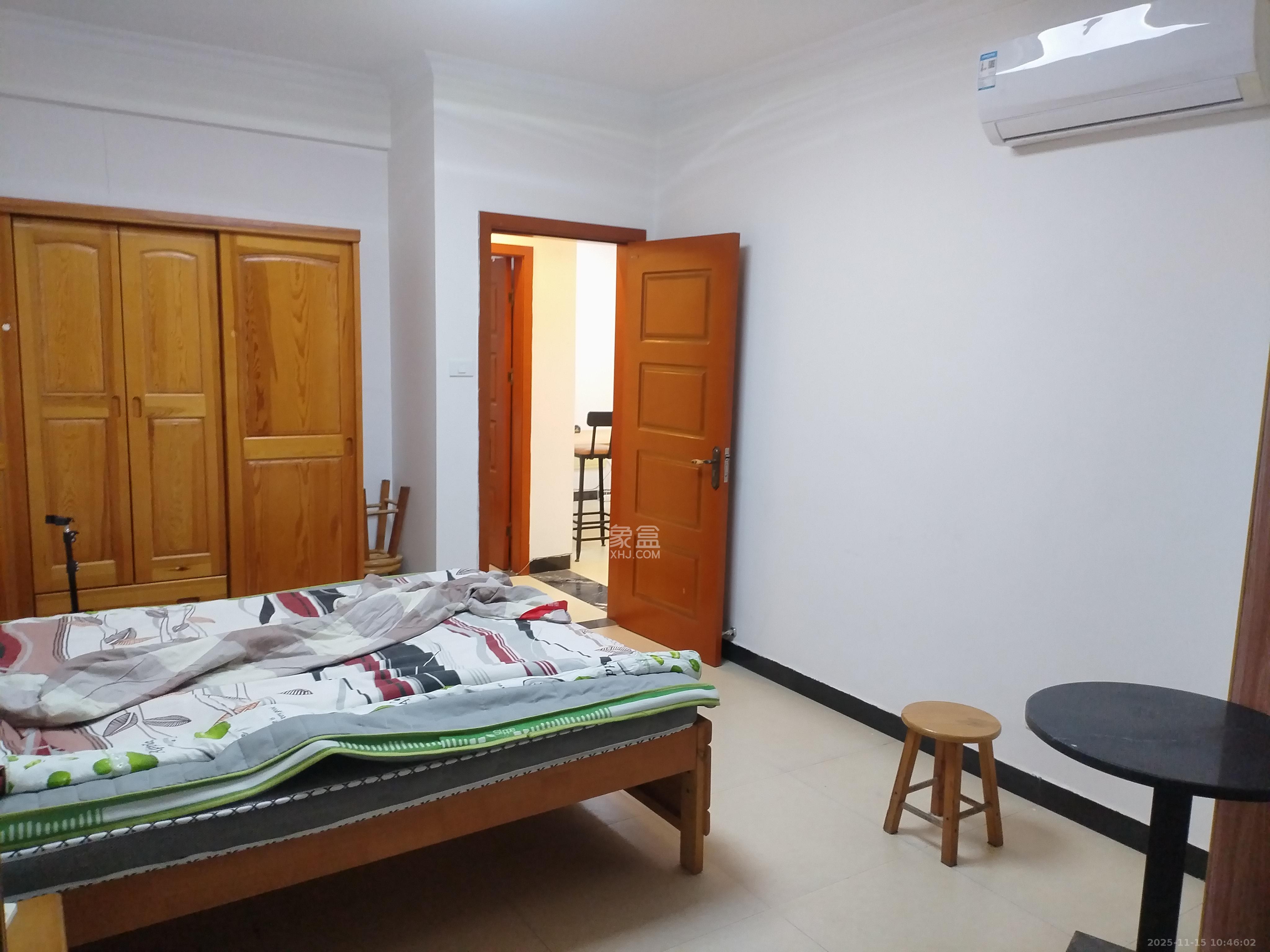 高盛华成 1室2厅1卫 2300.0元/月 高盛华成 1室2厅1卫 2300.0元/月室内图