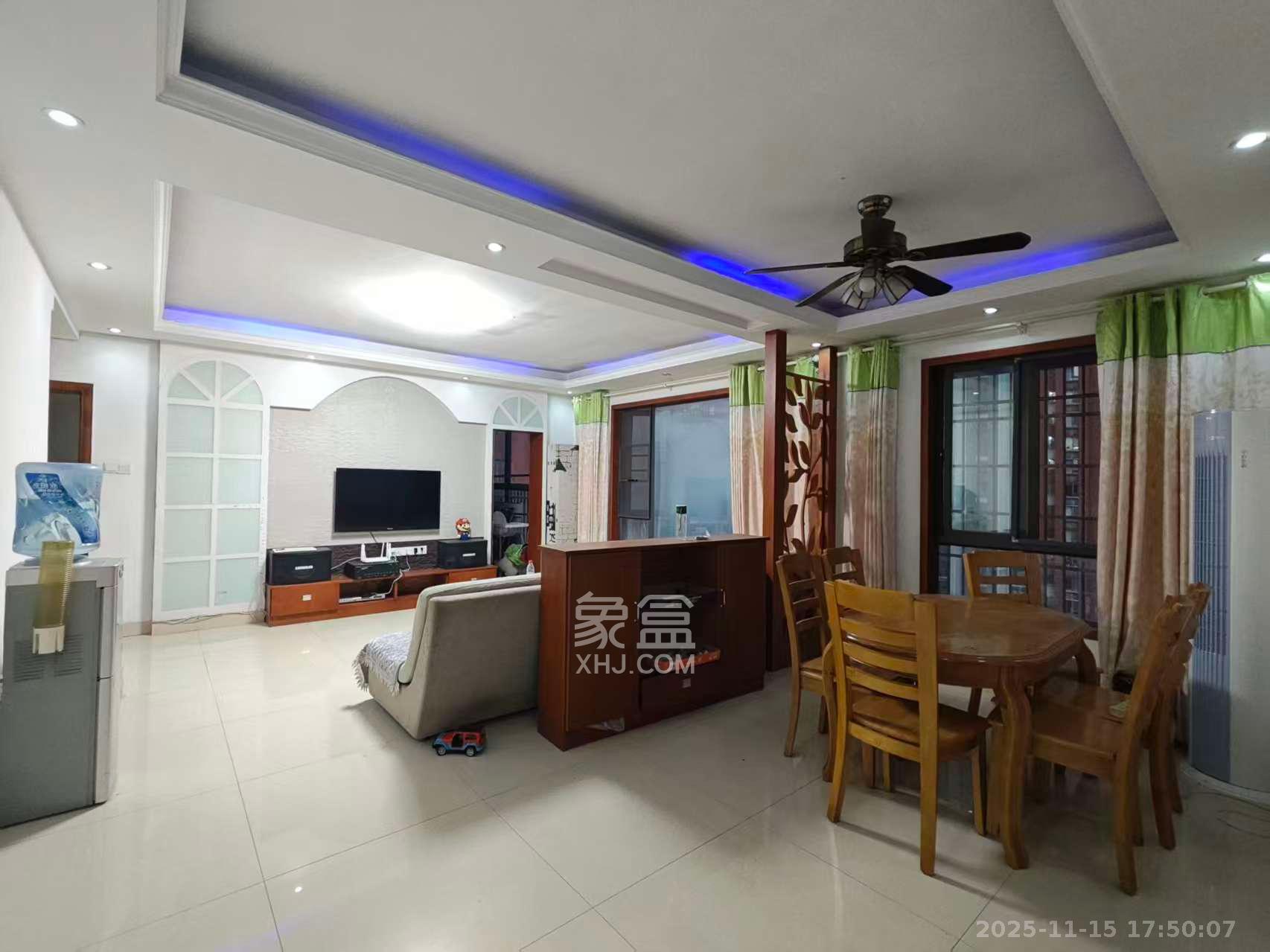 华润凤凰城二期  1室2厅1卫    2200.0元/月室内图