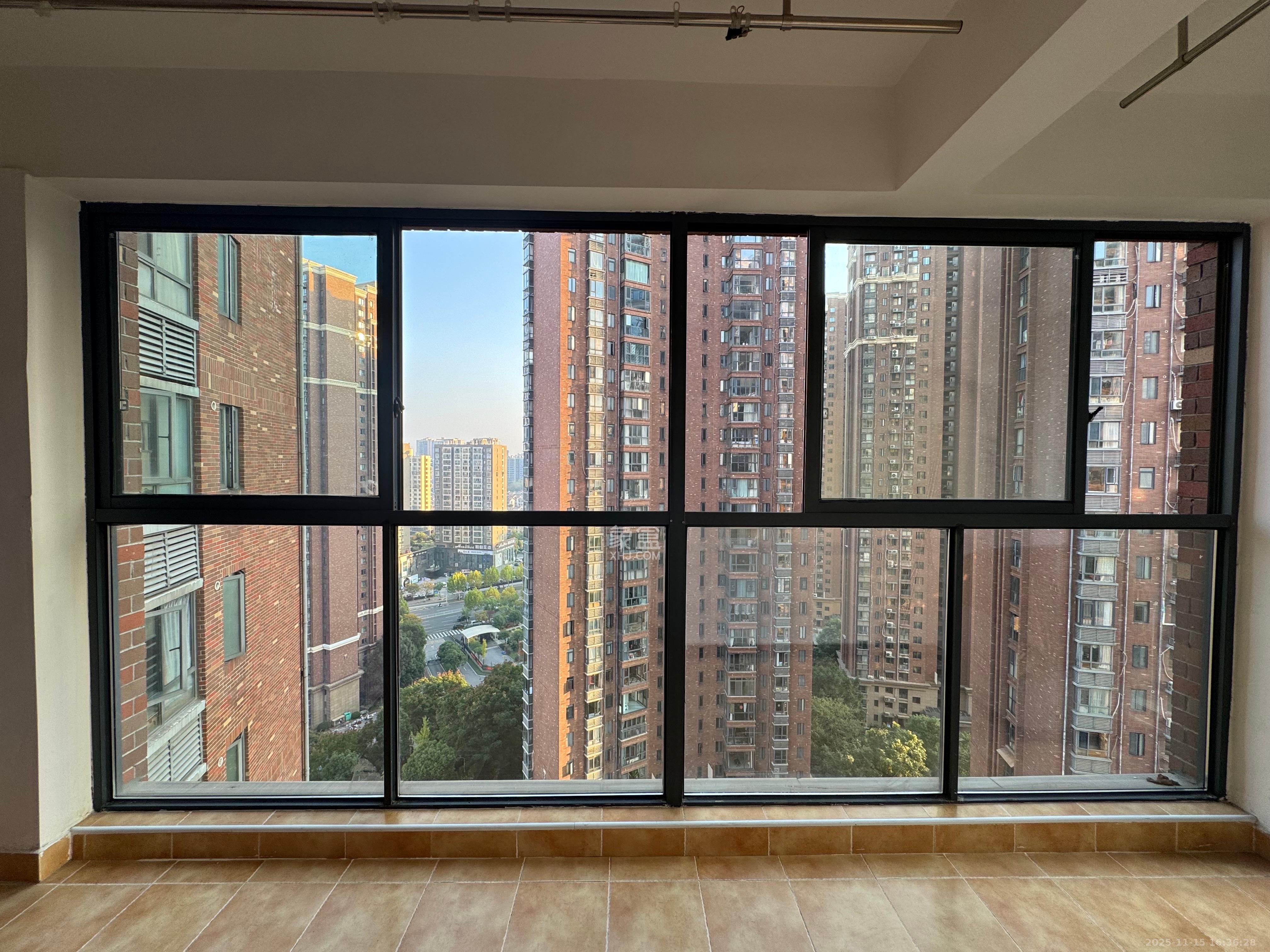 半山壹号 3室2厅1卫 3600.0元/月 半山壹号 3室2厅1卫 3600.0元/月室内图