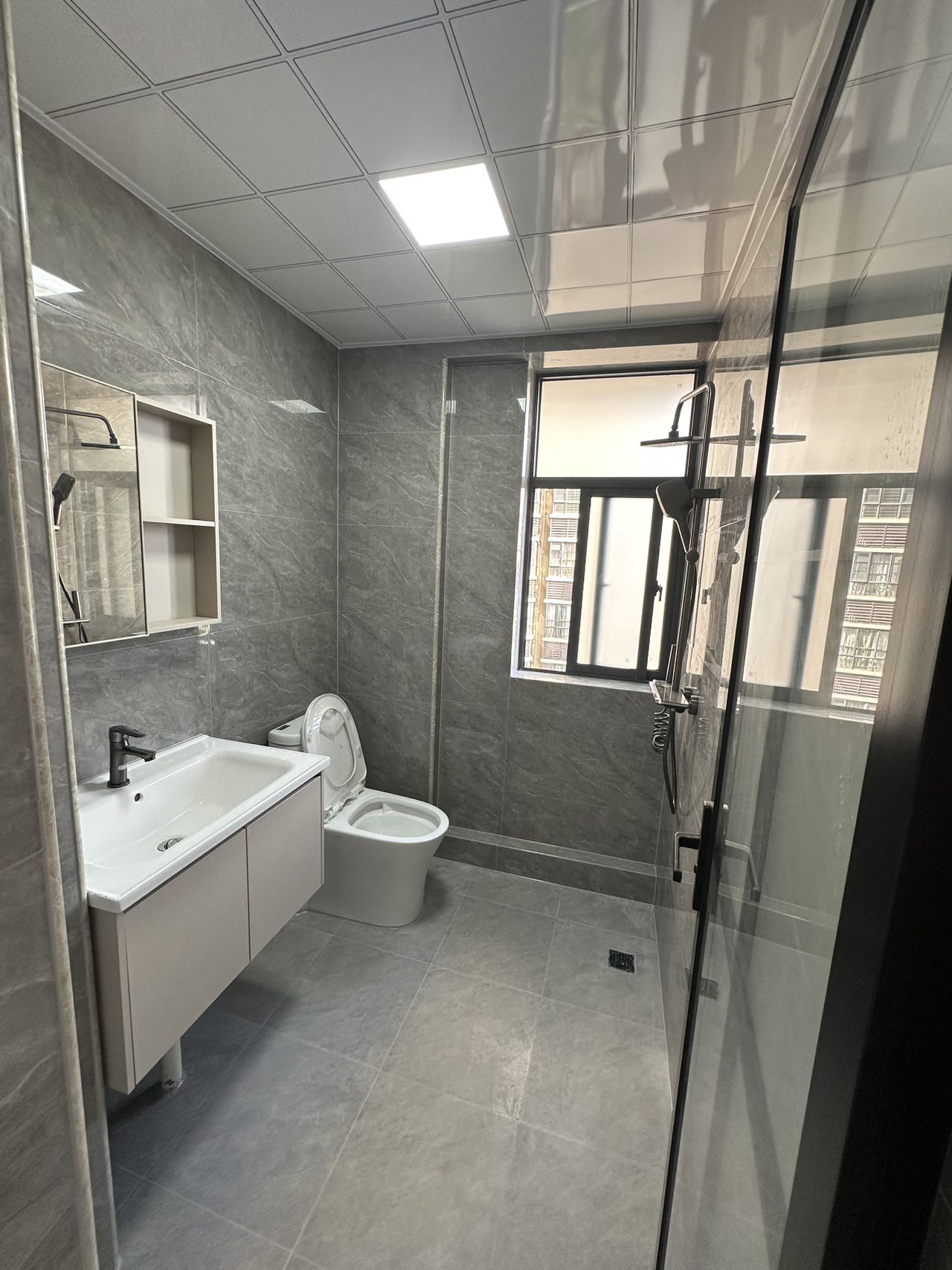 红城湖延长线(别名:滨江华庭) 3室1厅1卫 125.0万 红城湖延长线(别名:滨江华庭) 3室1厅1卫 125.0万室内图