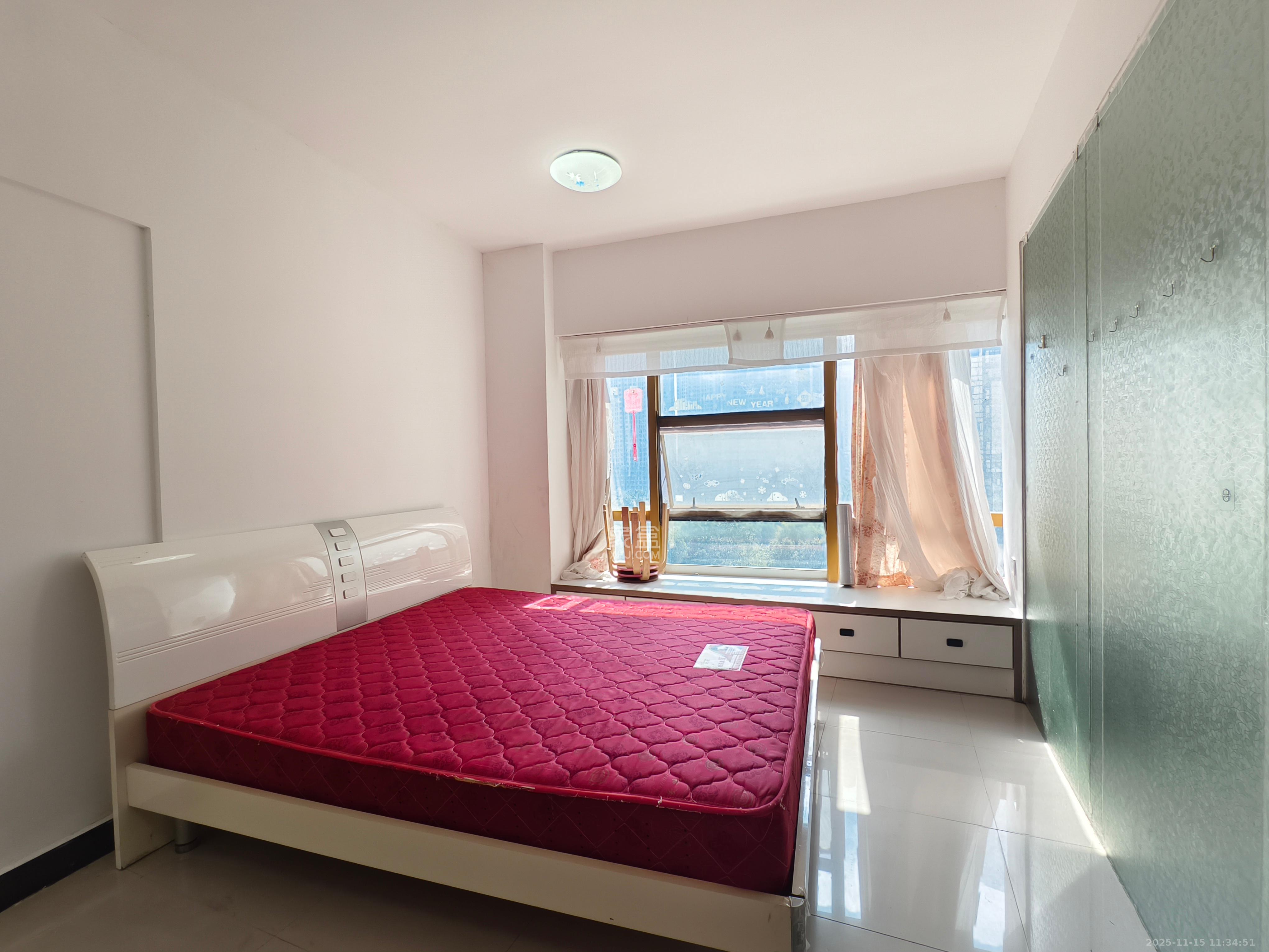 天健芙蓉盛世一期  1室1厅1卫    1600.0元/月室内图