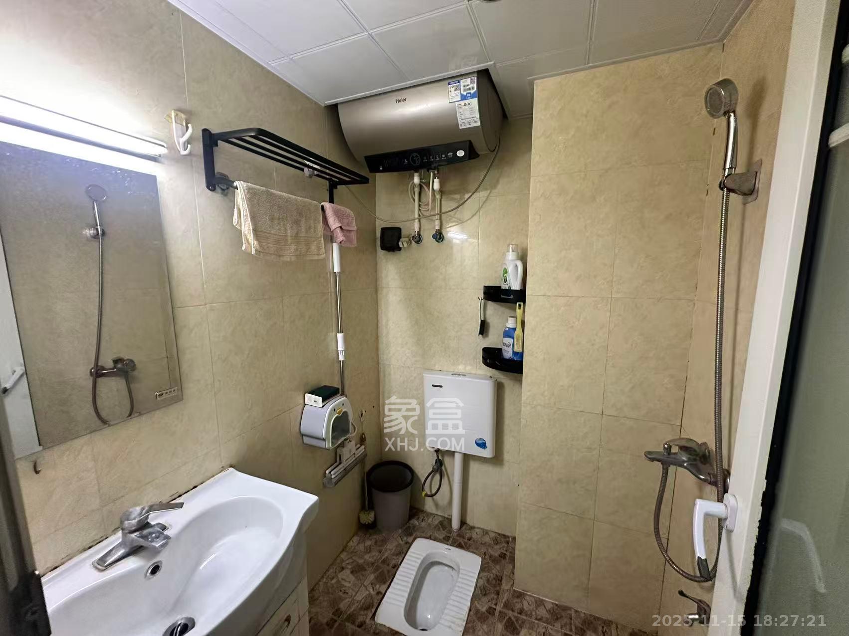 共和世家  1室1厅1卫    1800.0元/月室内图