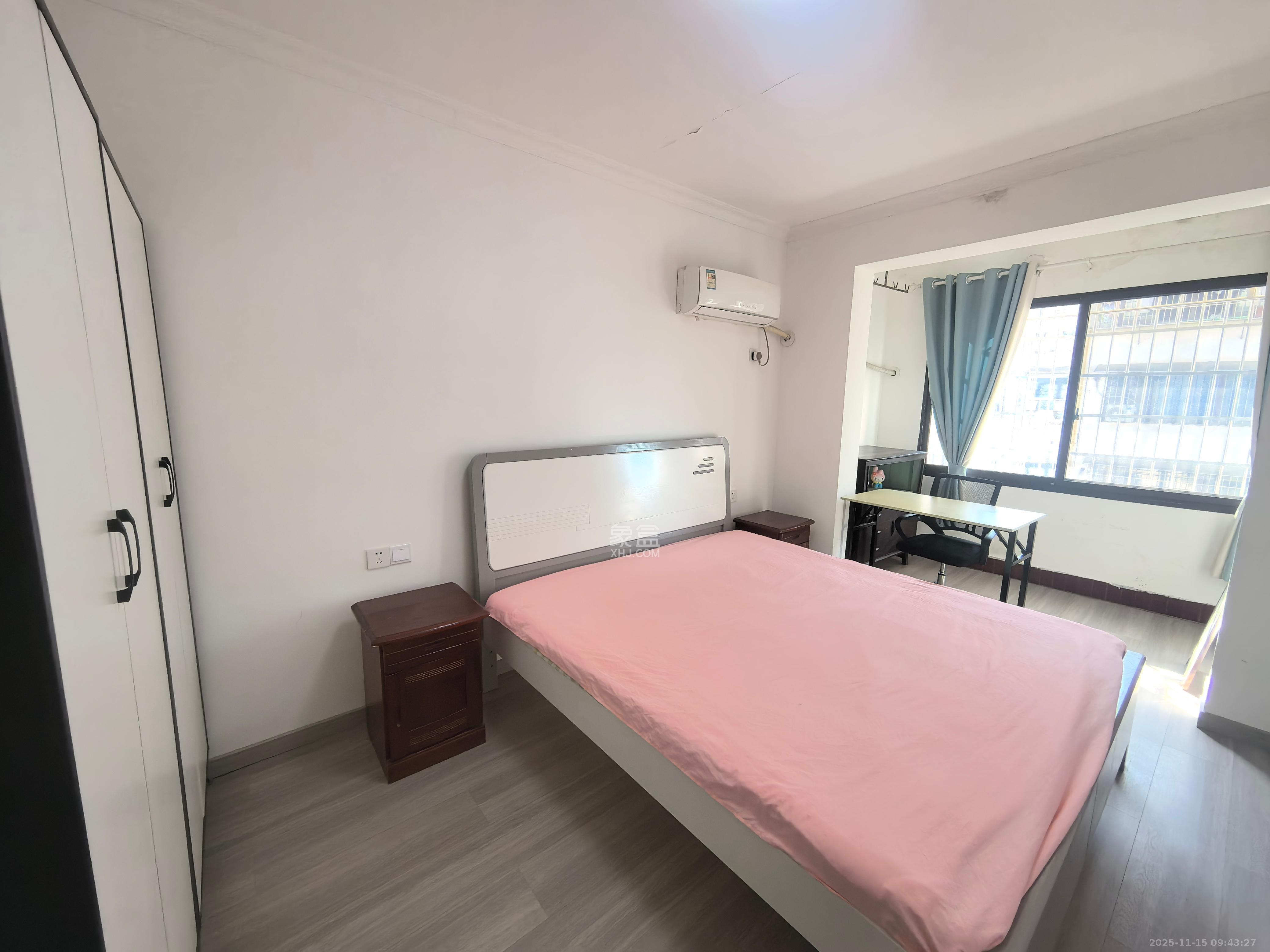 金三角花园  3室1厅1卫    1700.0元/月室内图