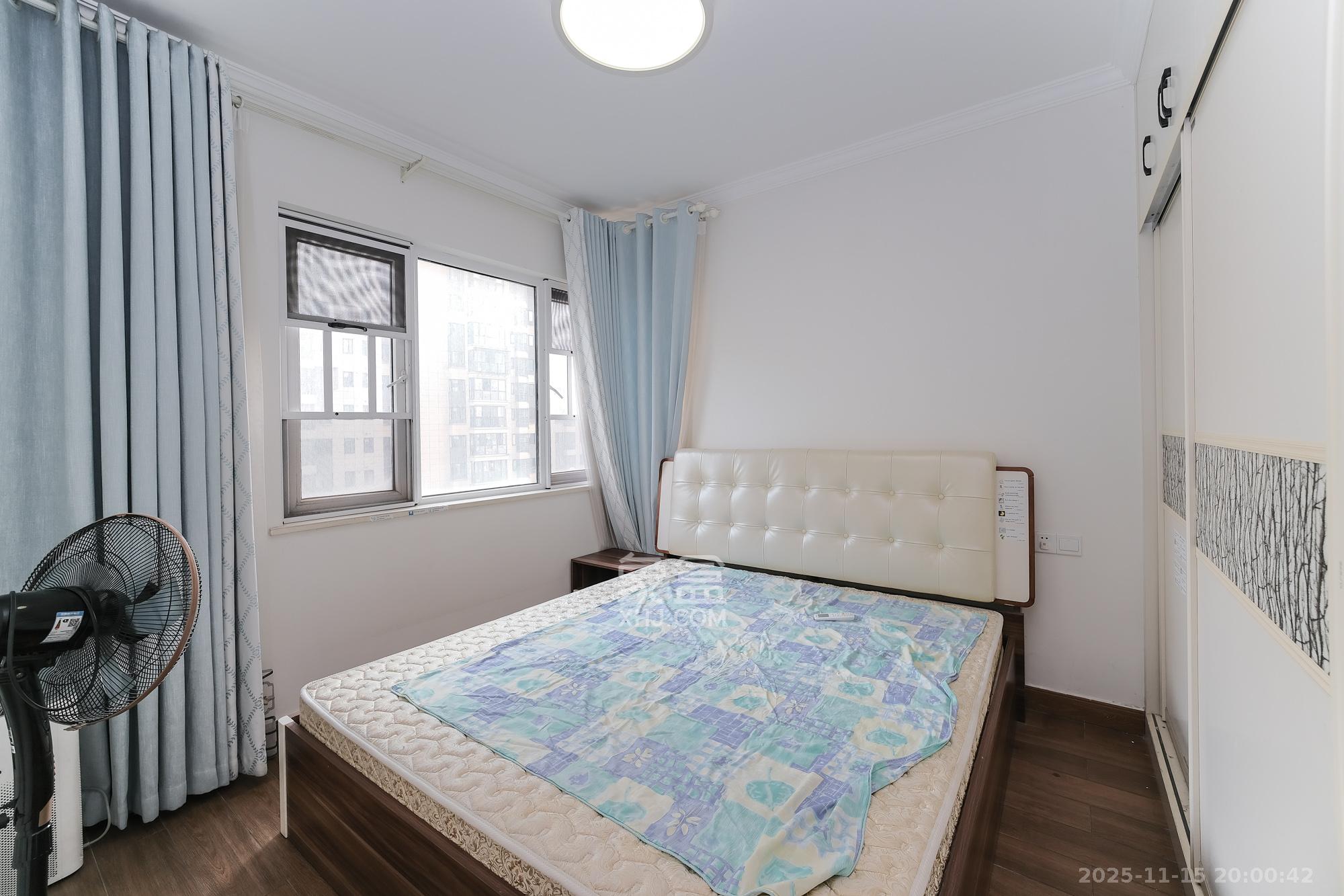 保利香槟国际 3室2厅1卫 66.8万 保利香槟国际 3室2厅1卫 66.8万卧室