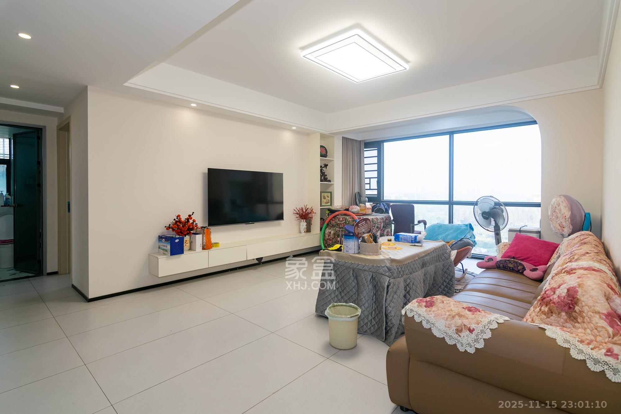 长郡旁牛津街（瑞凯滨江雅苑）  1室0厅0卫    88.8万