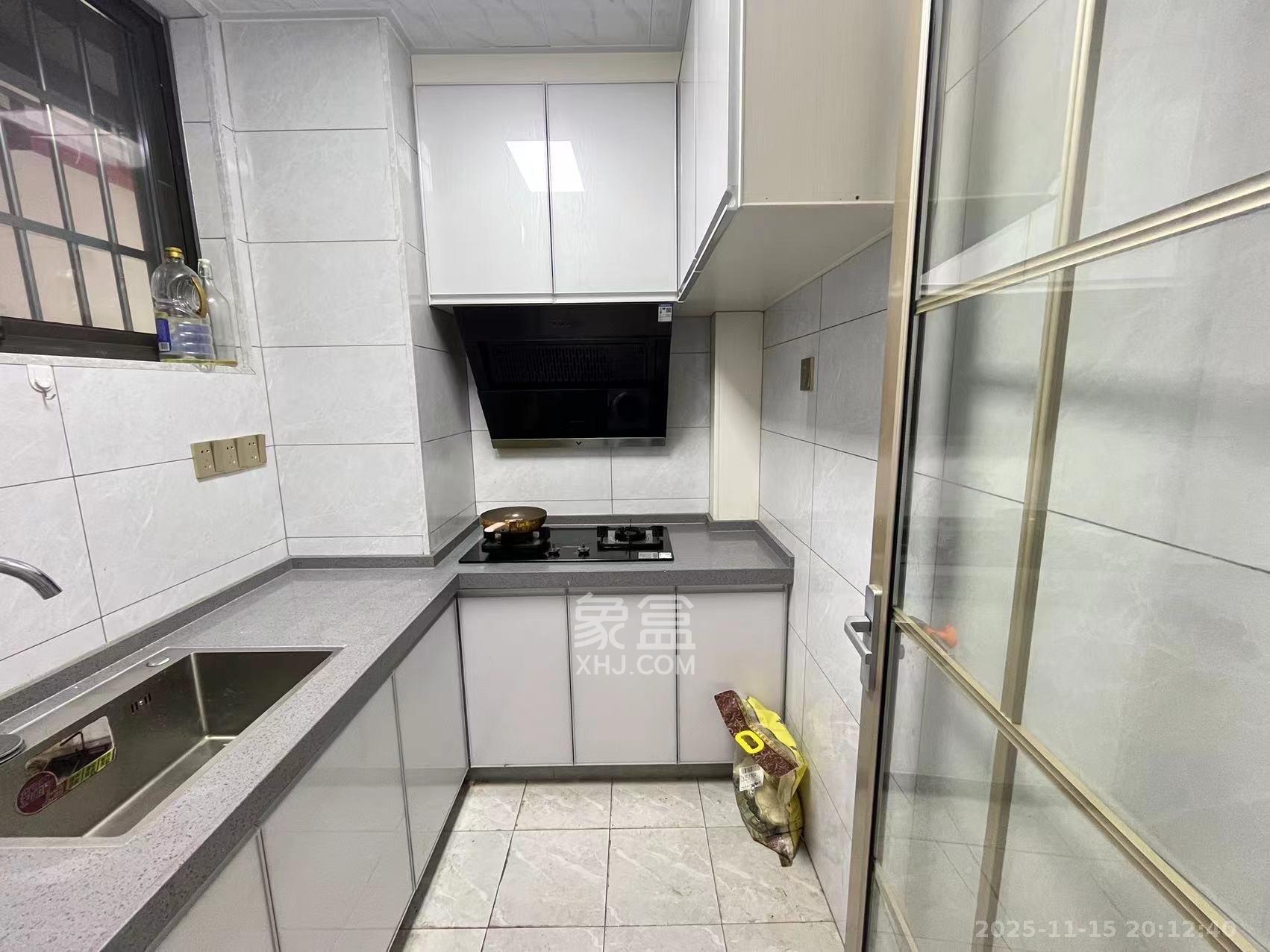 嘉雨兴园  1室1厅1卫    1700.0元/月室内图