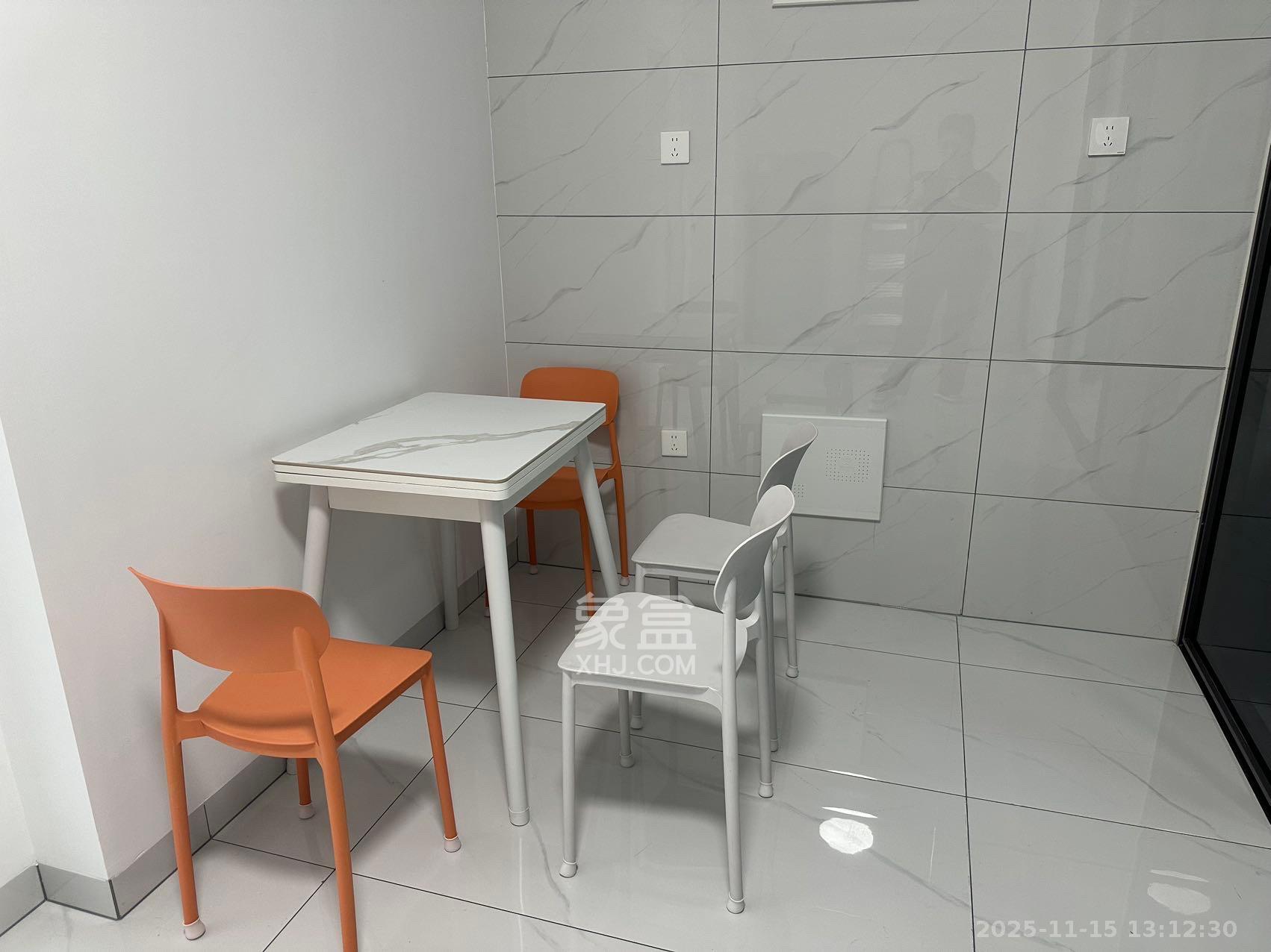 鄱阳汇金中心  2室2厅1卫    1600.0元/月室内图1