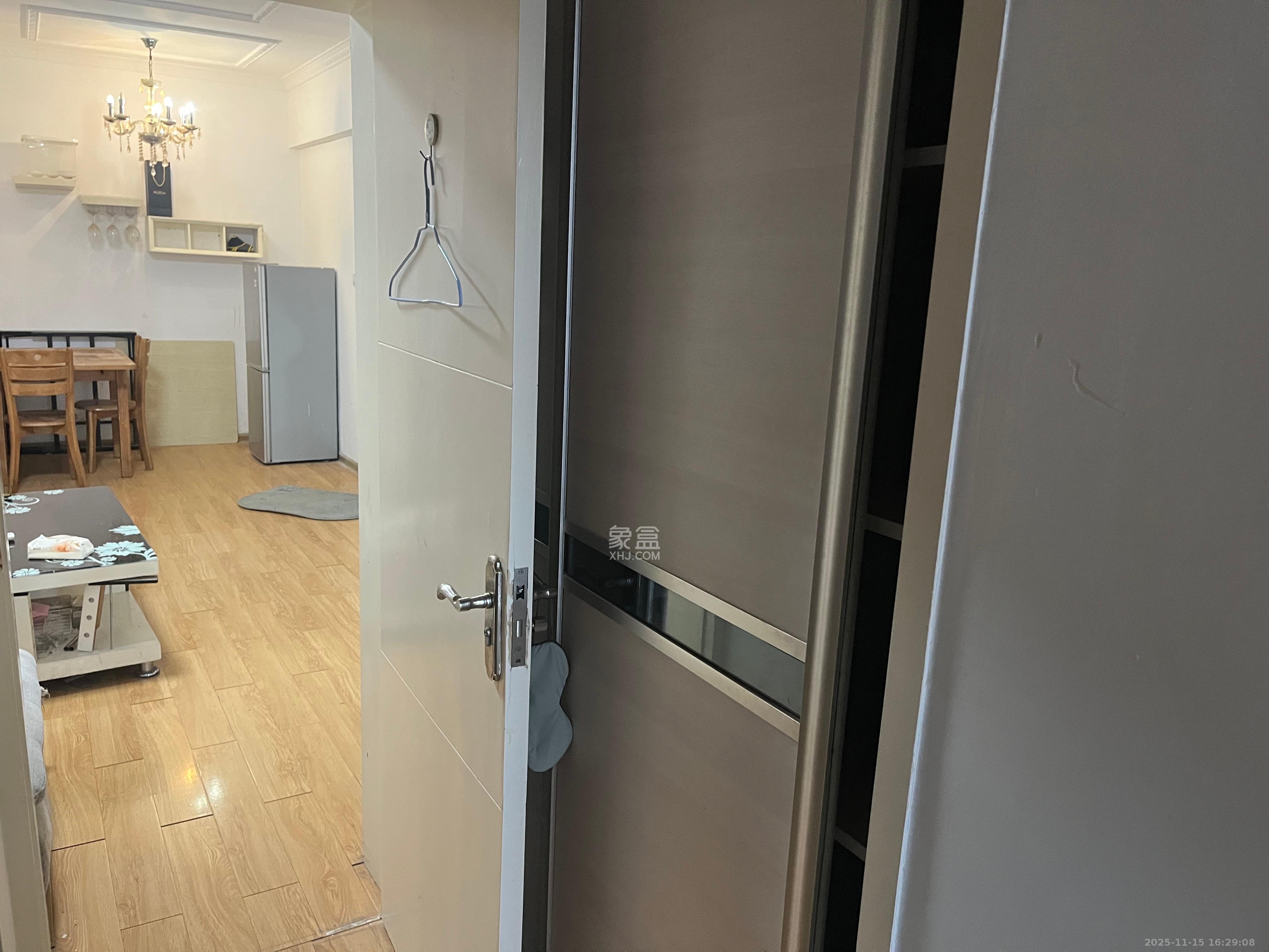 长大彩虹都  2室1厅1卫    1700.0元/月室内图