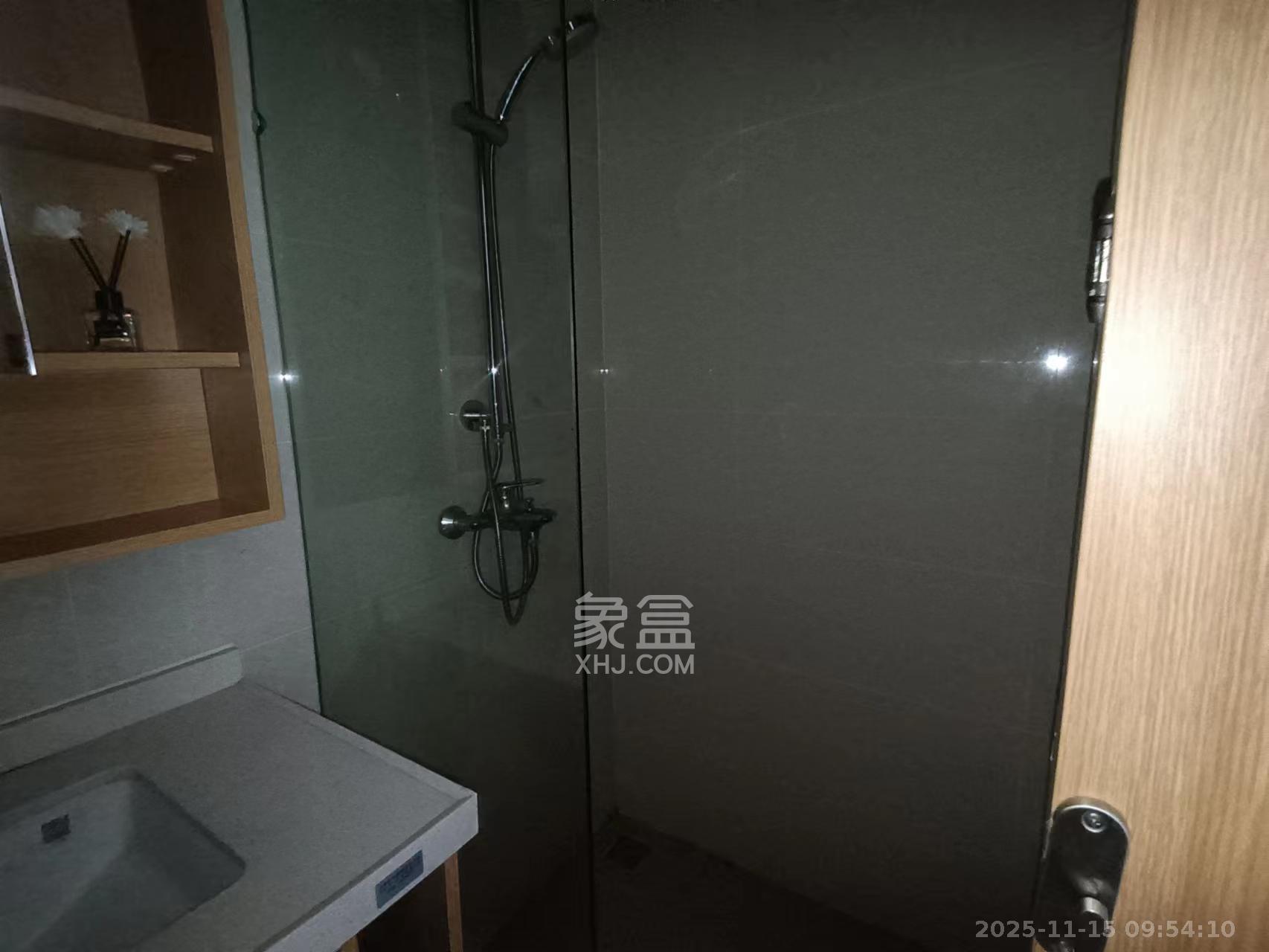 阳光城檀悦  1室1厅1卫    1800.0元/月室内图