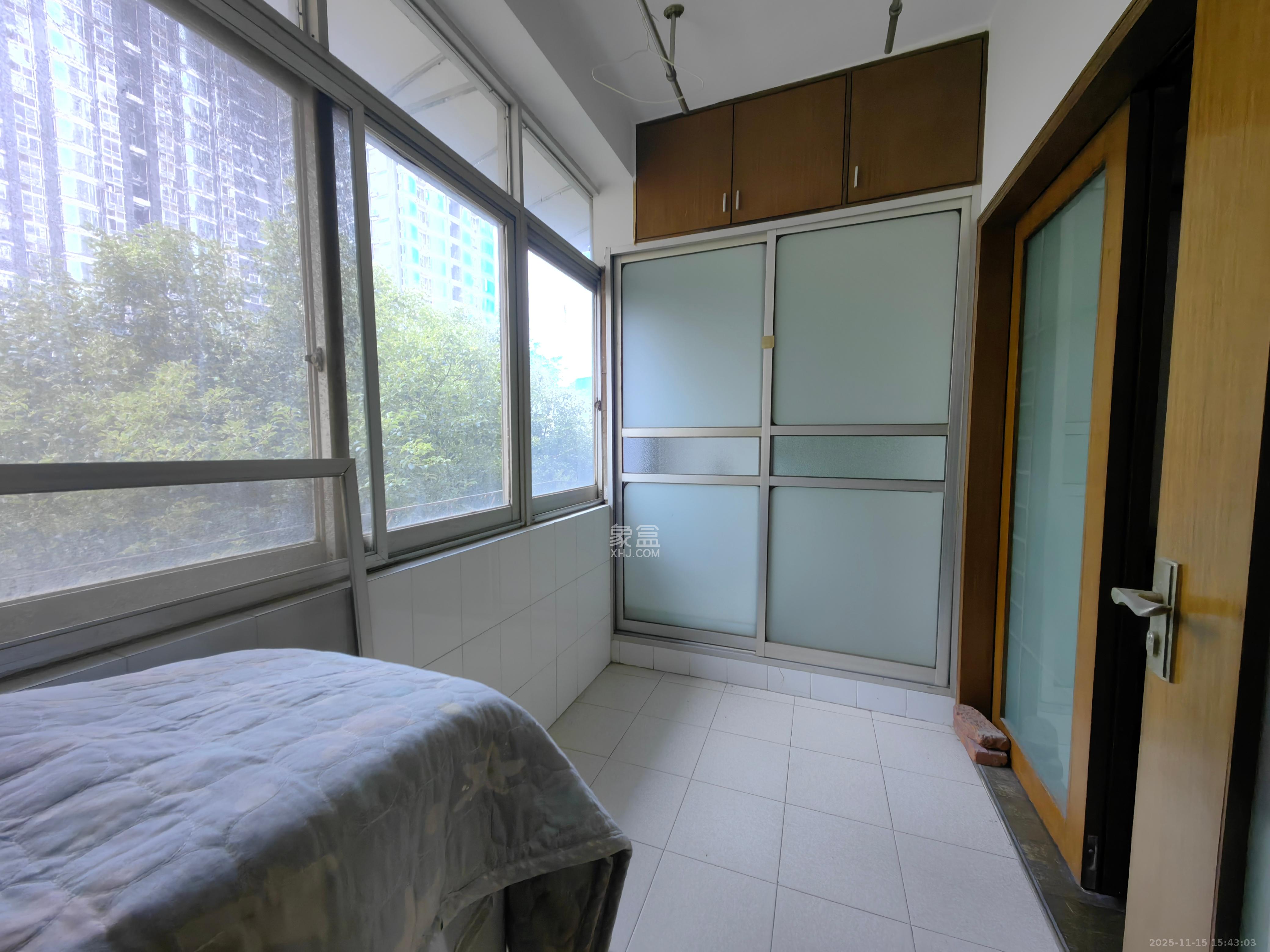 物价局宿舍  1室2厅2卫    2500.0元/月室内图