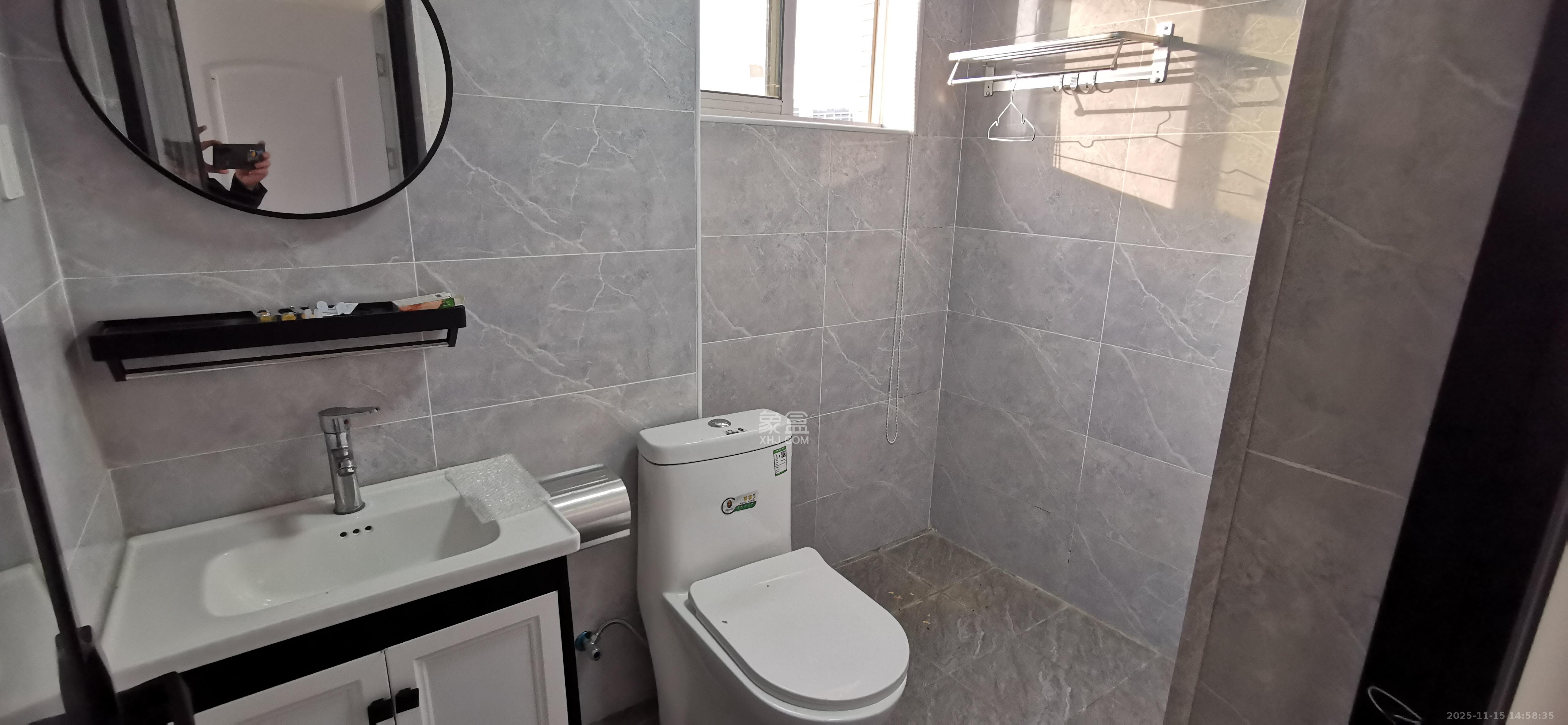 城市山水豪园（山水城市风景）  3室2厅2卫    2800.0元/月室内图