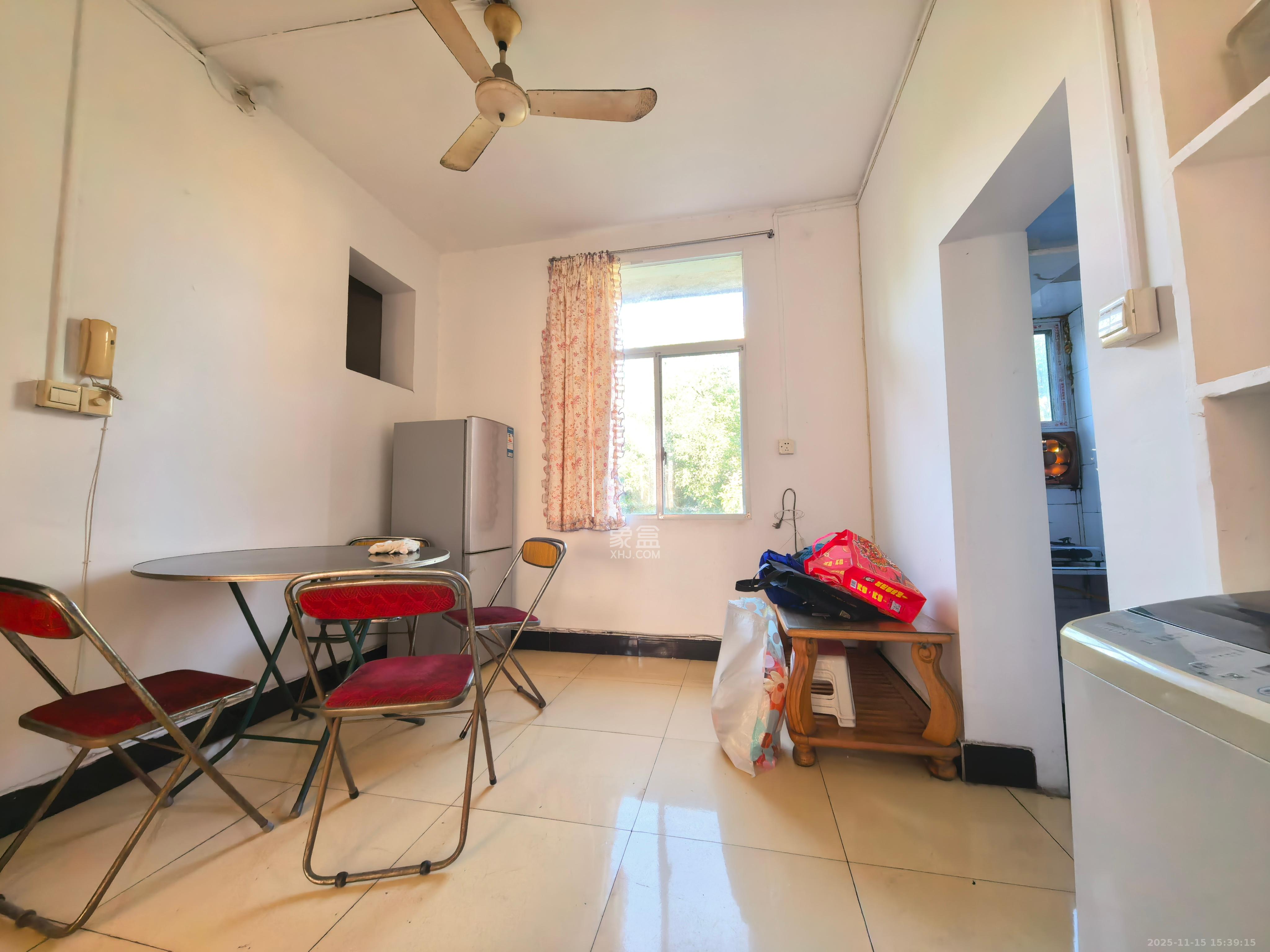 牛角塘社区  2室1厅1卫    1500.0元/月室内图