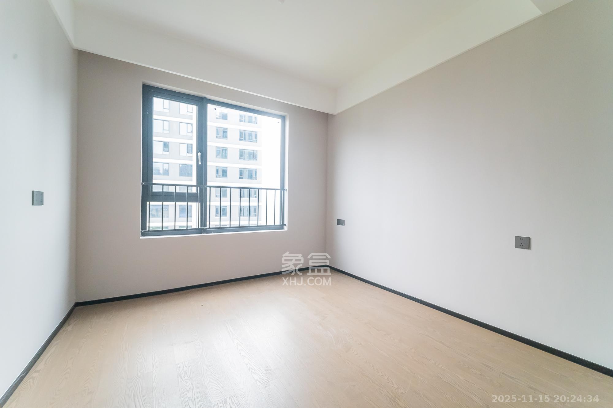 万科松湖天地 4室2厅3卫 265.0万 万科松湖天地 4室2厅3卫 265.0万卧室