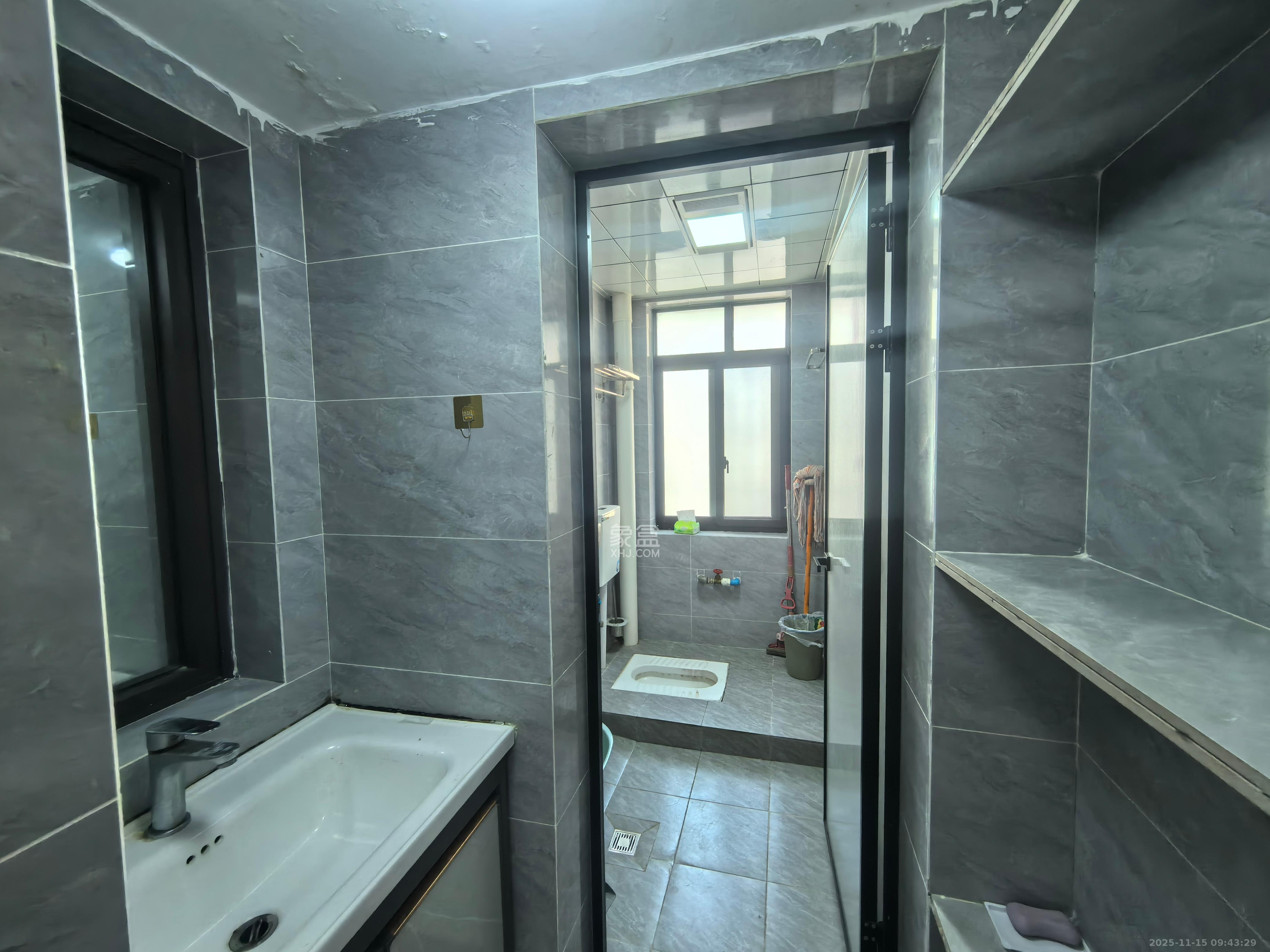 金三角花园  3室1厅1卫    1700.0元/月室内图