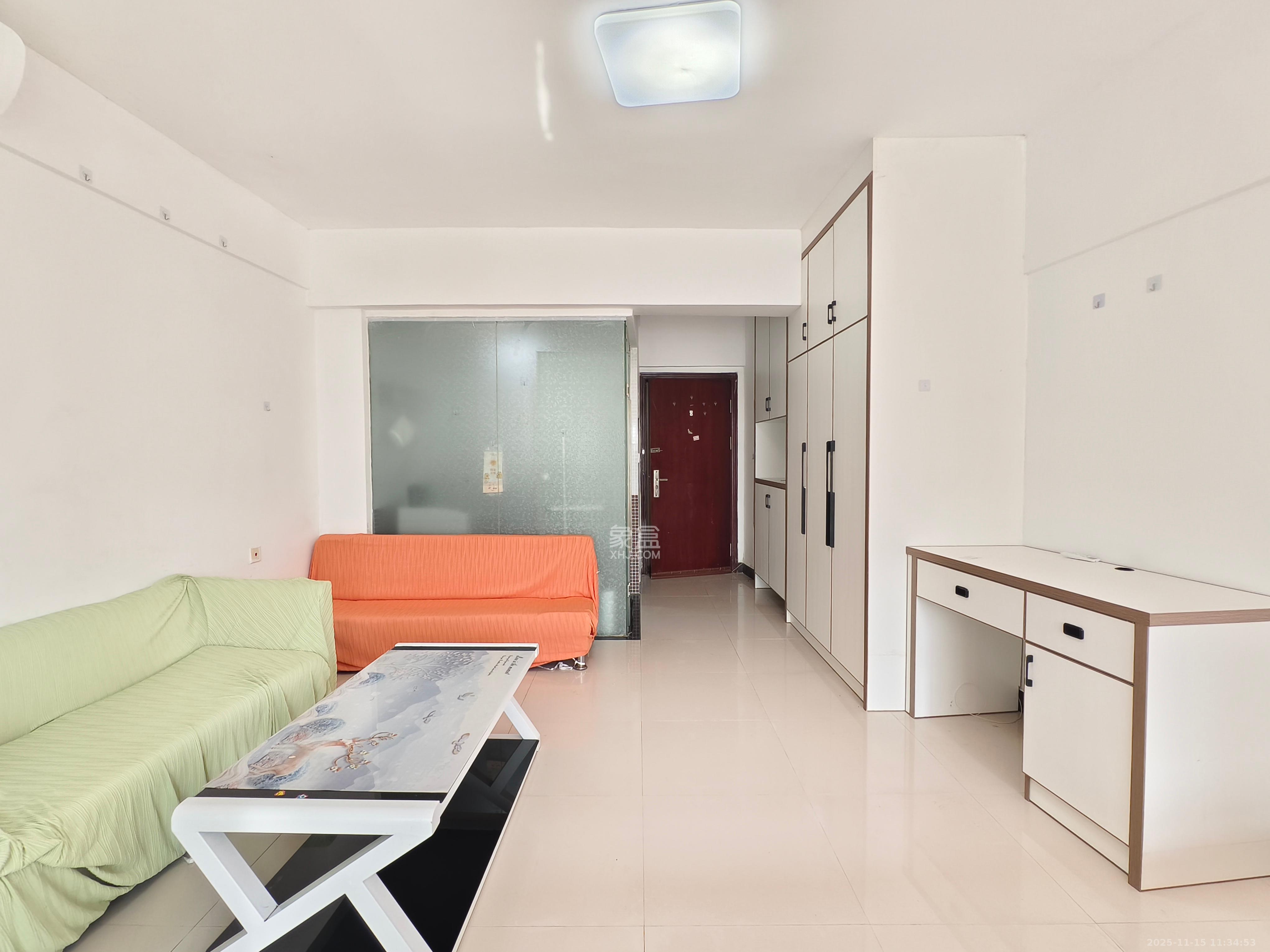 天健芙蓉盛世一期  1室1厅1卫    1600.0元/月室内图