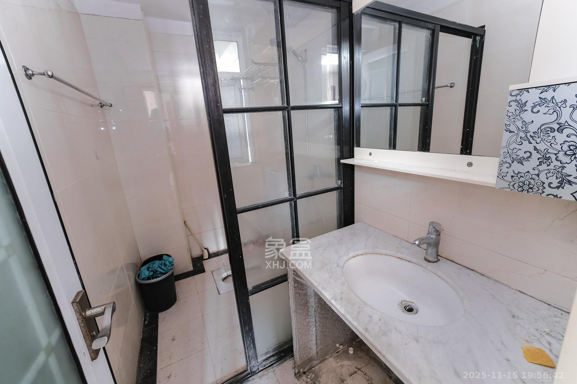 和悦城(蟠龙景苑)  3室2厅1卫    65.8万卫生间